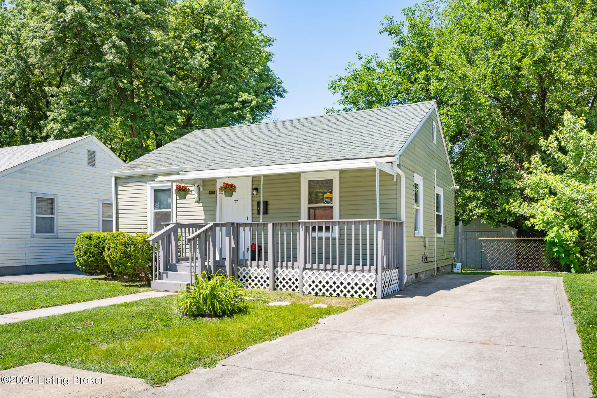 1932 Beech St Property Photo 1