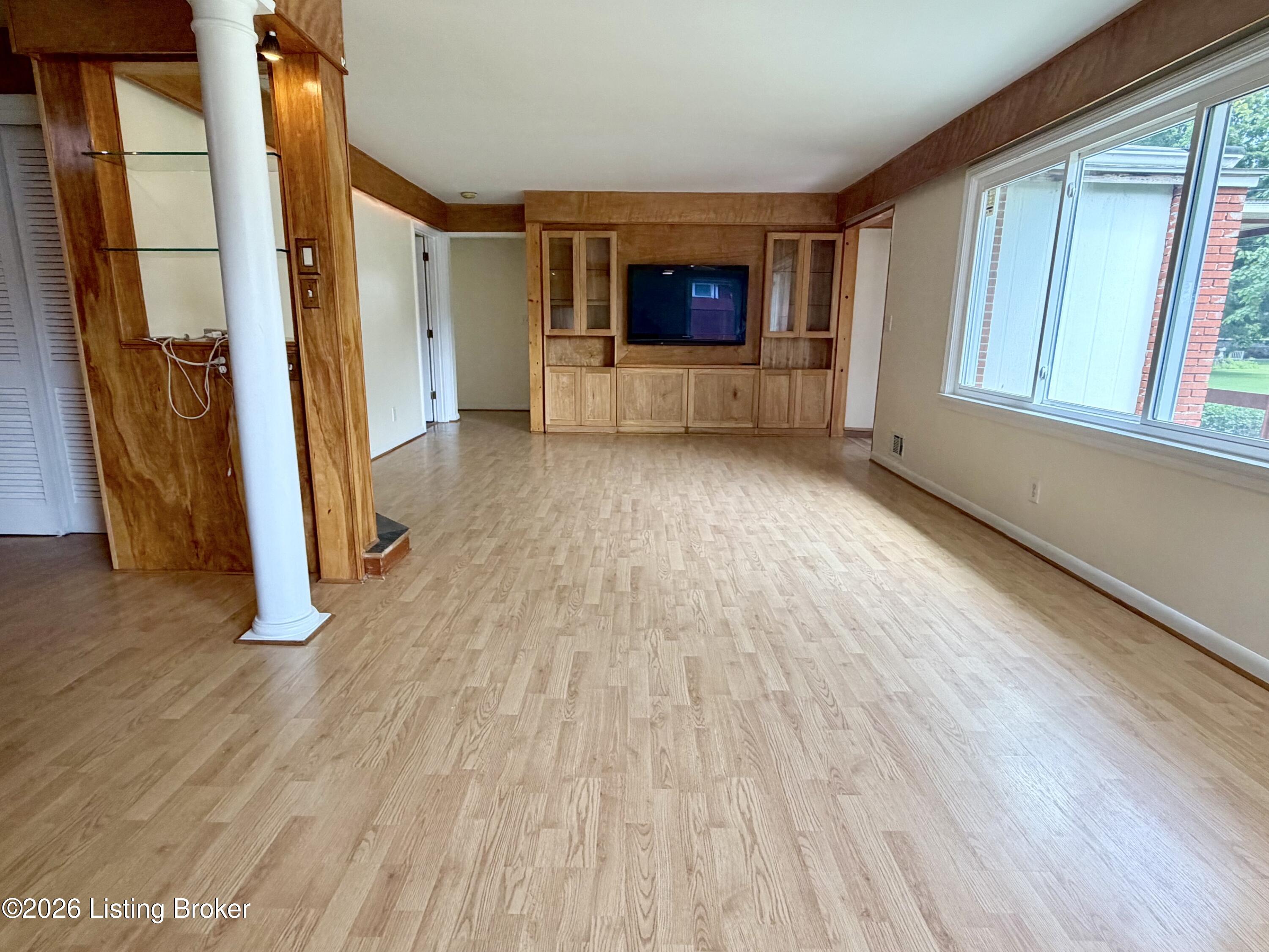 708 Grant Ave Property Photo 3