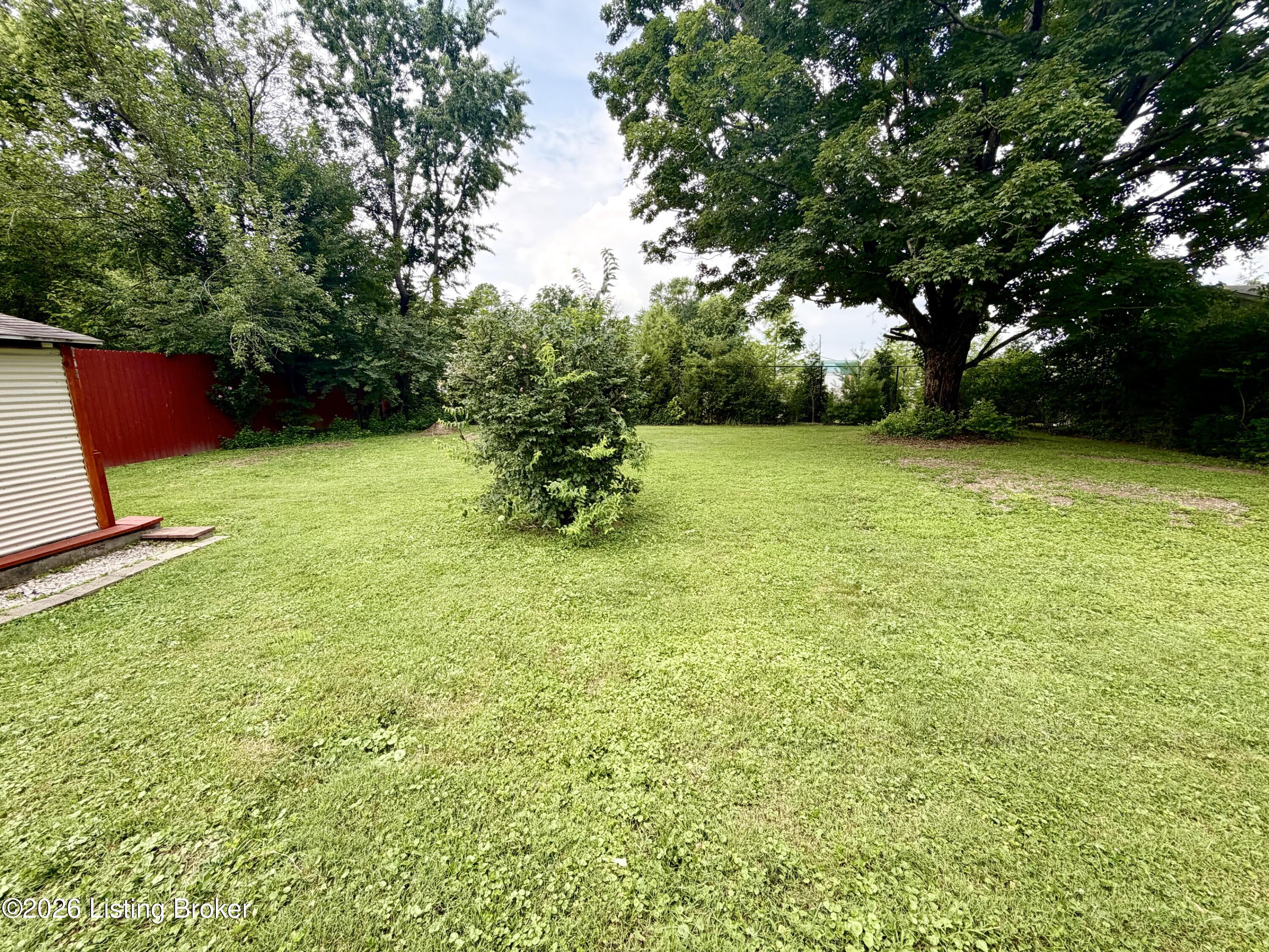 708 Grant Ave Property Photo 17