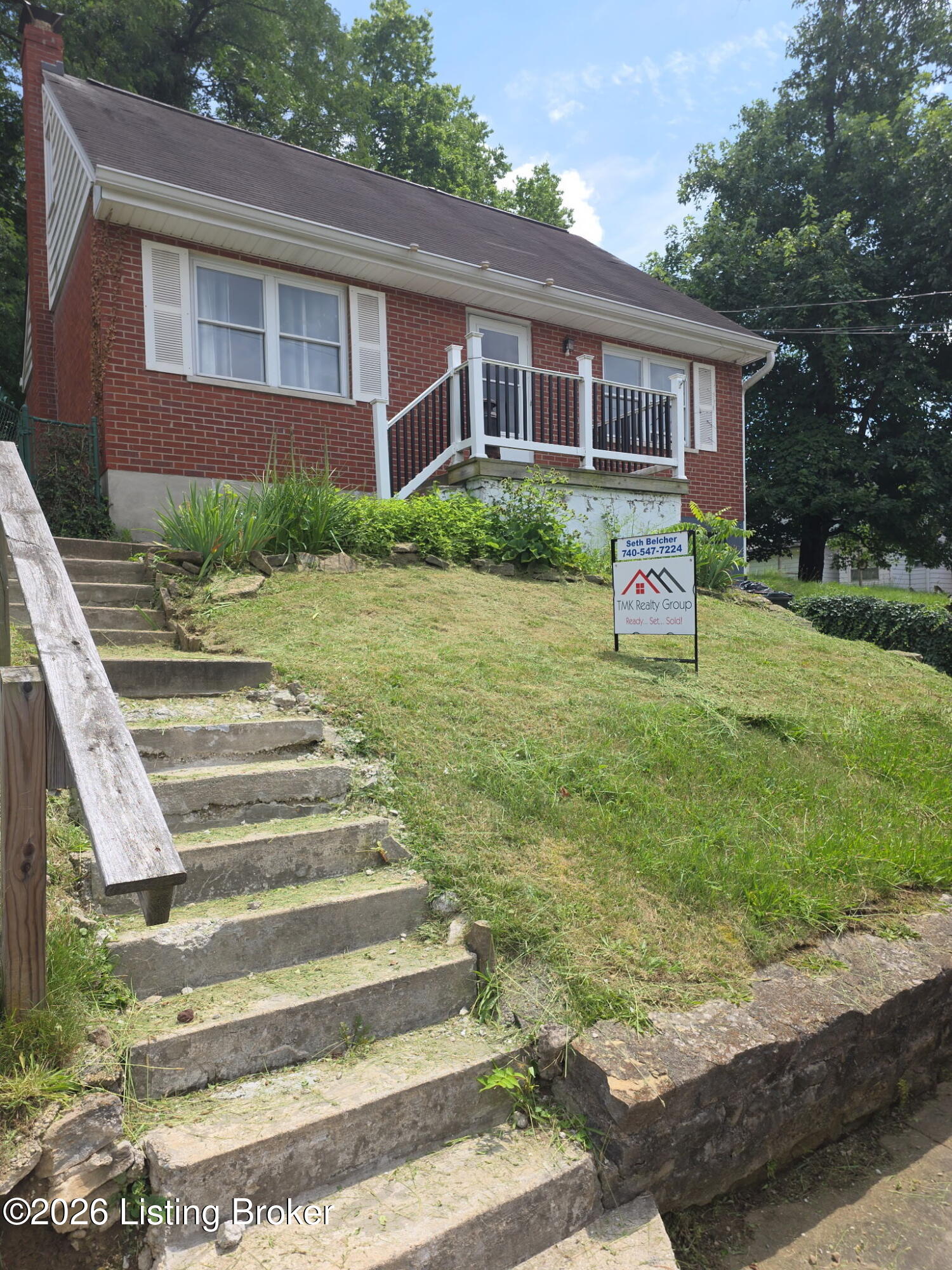 202 Cleveland Ave Property Photo 2