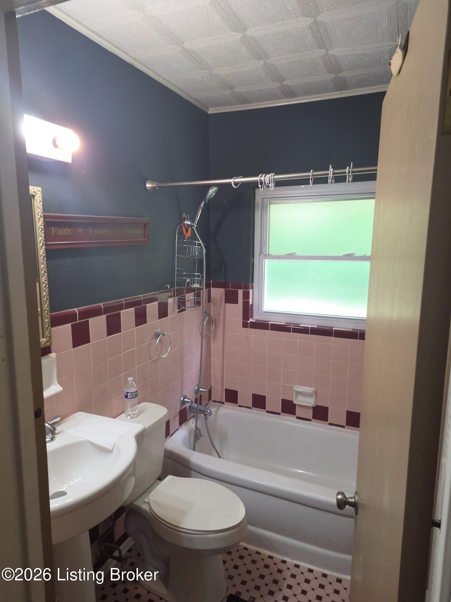 202 Cleveland Ave Property Photo 3