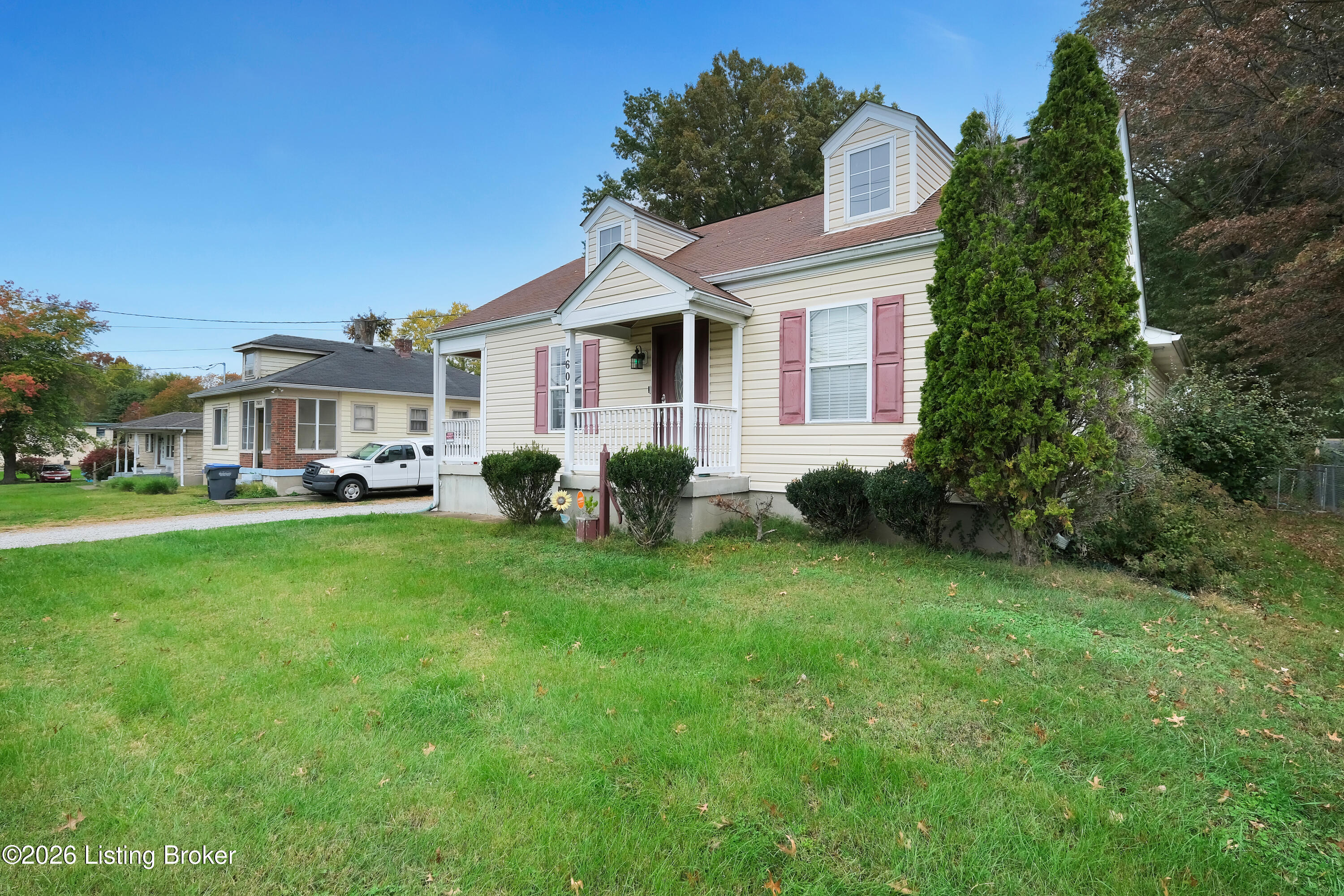 7601 Greenwood Rd Property Photo 4