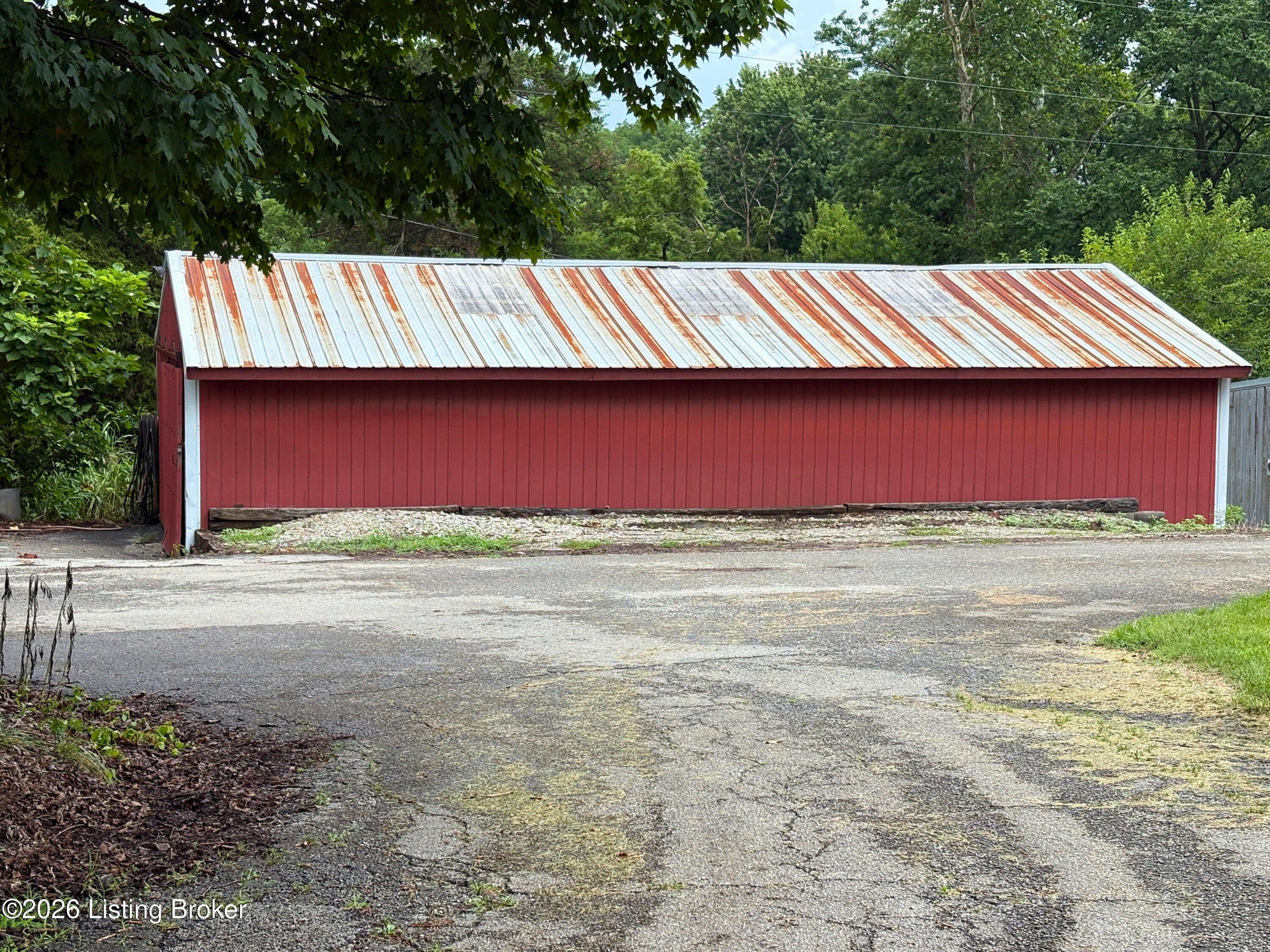 2330 New Shepherdsville Rd Property Photo 8