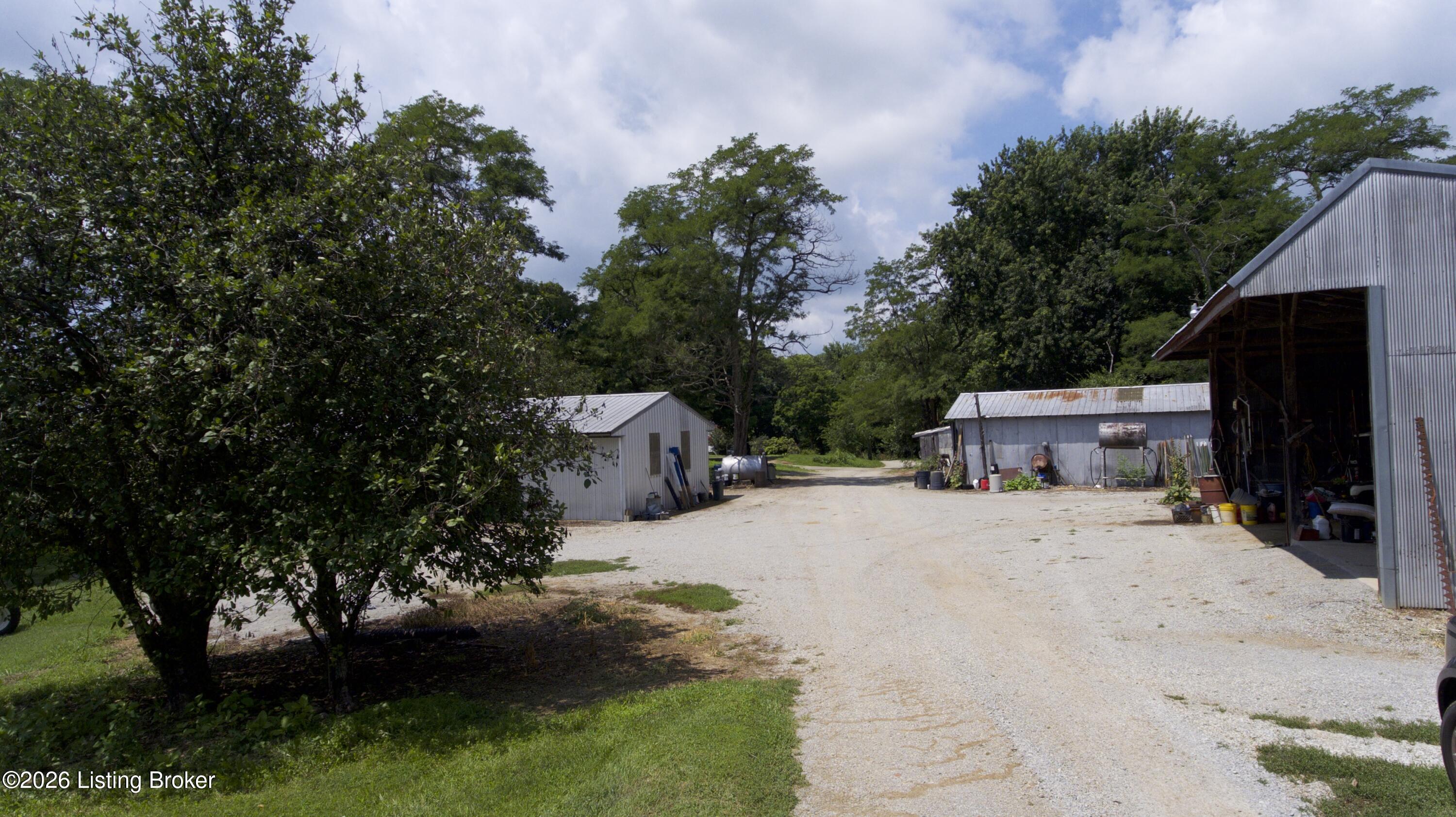 2330 New Shepherdsville Rd Property Photo 31