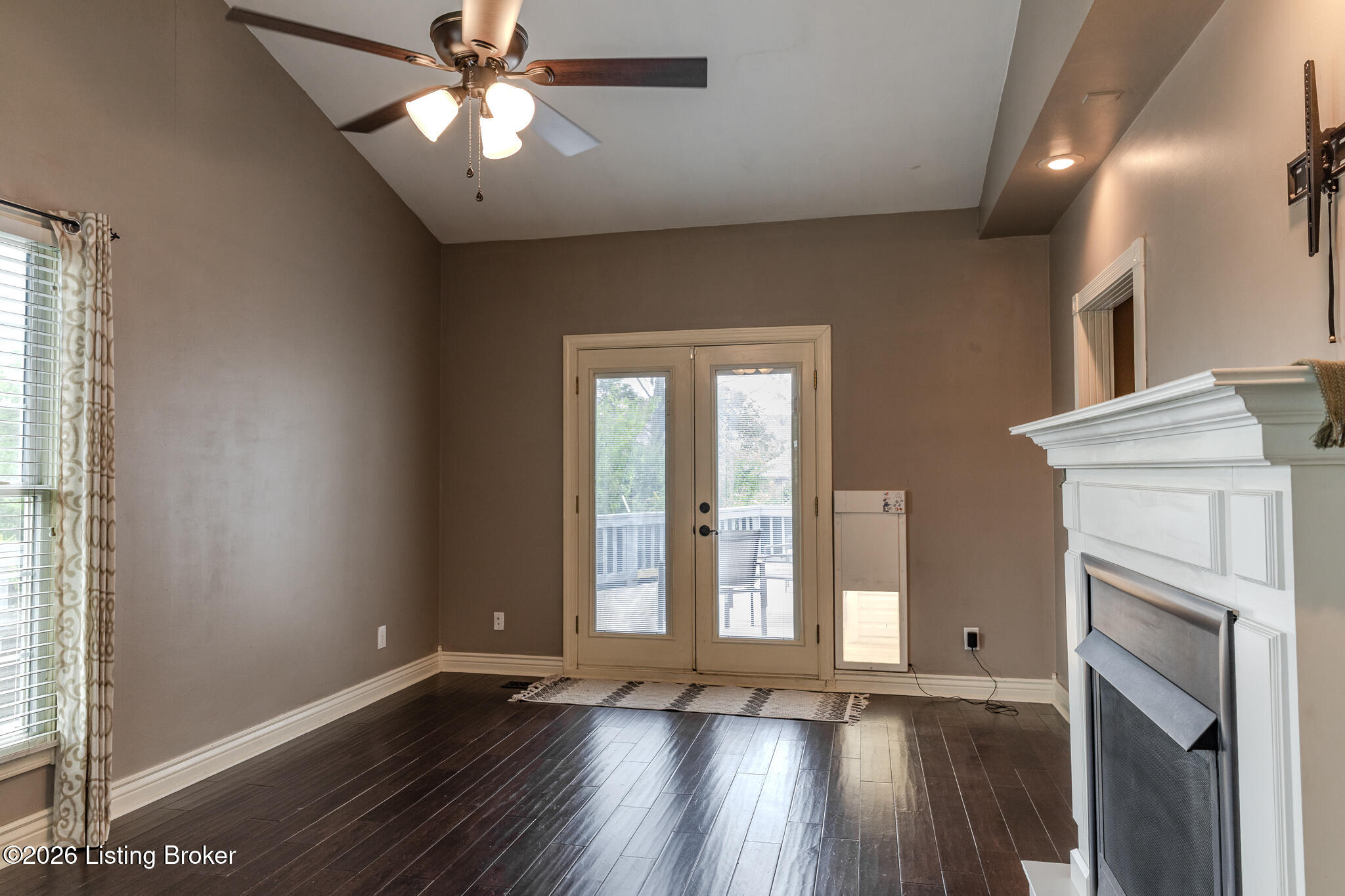 2357 Sunset Ct Property Photo 28