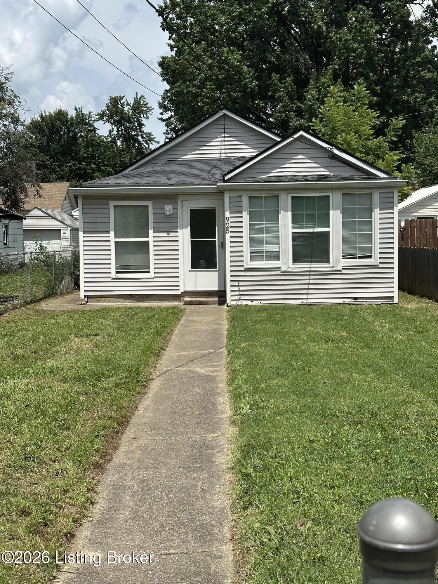 925 Brentwood Ave Property Photo 16