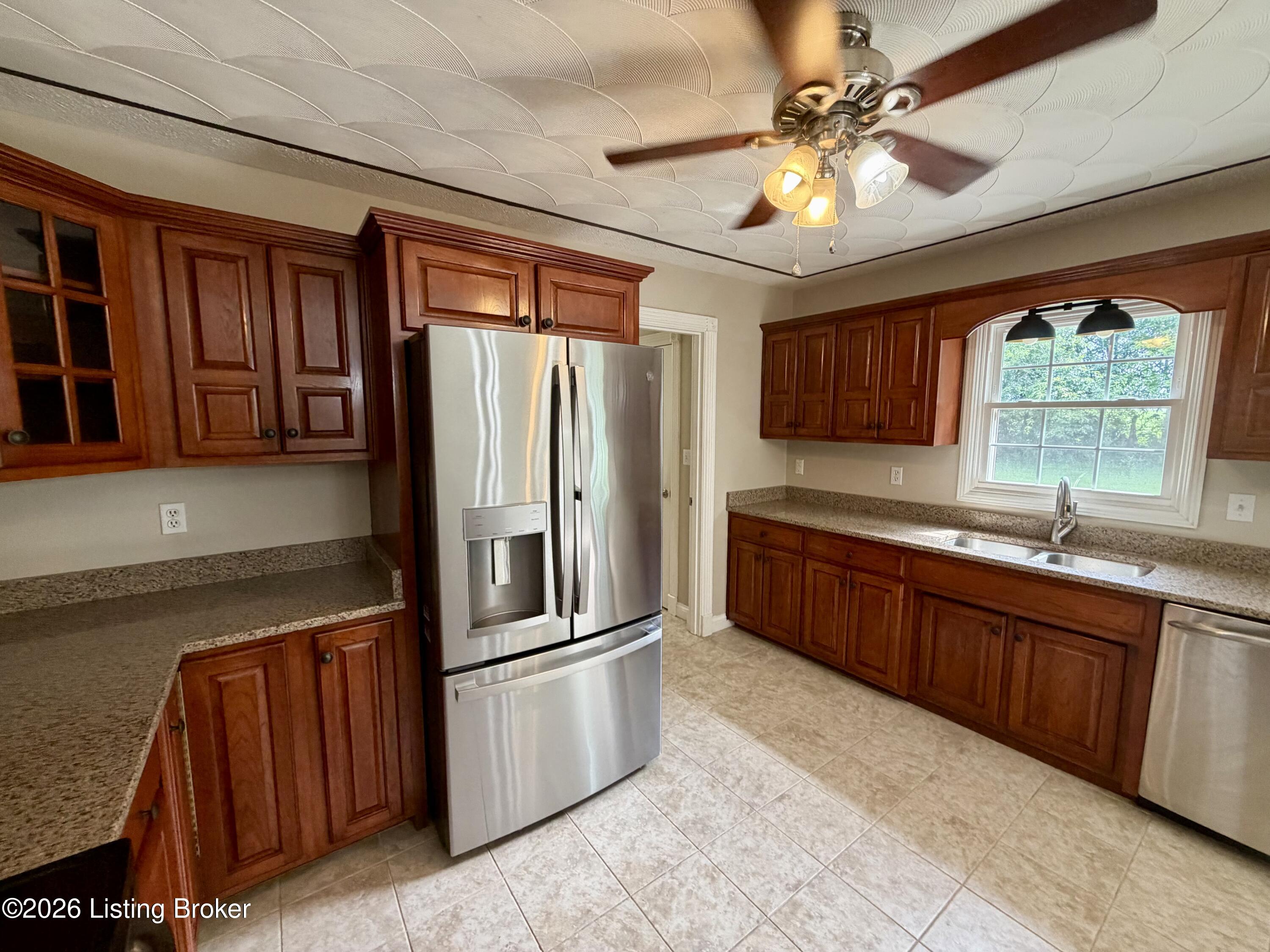 2025 Shannon Dr Property Photo 14