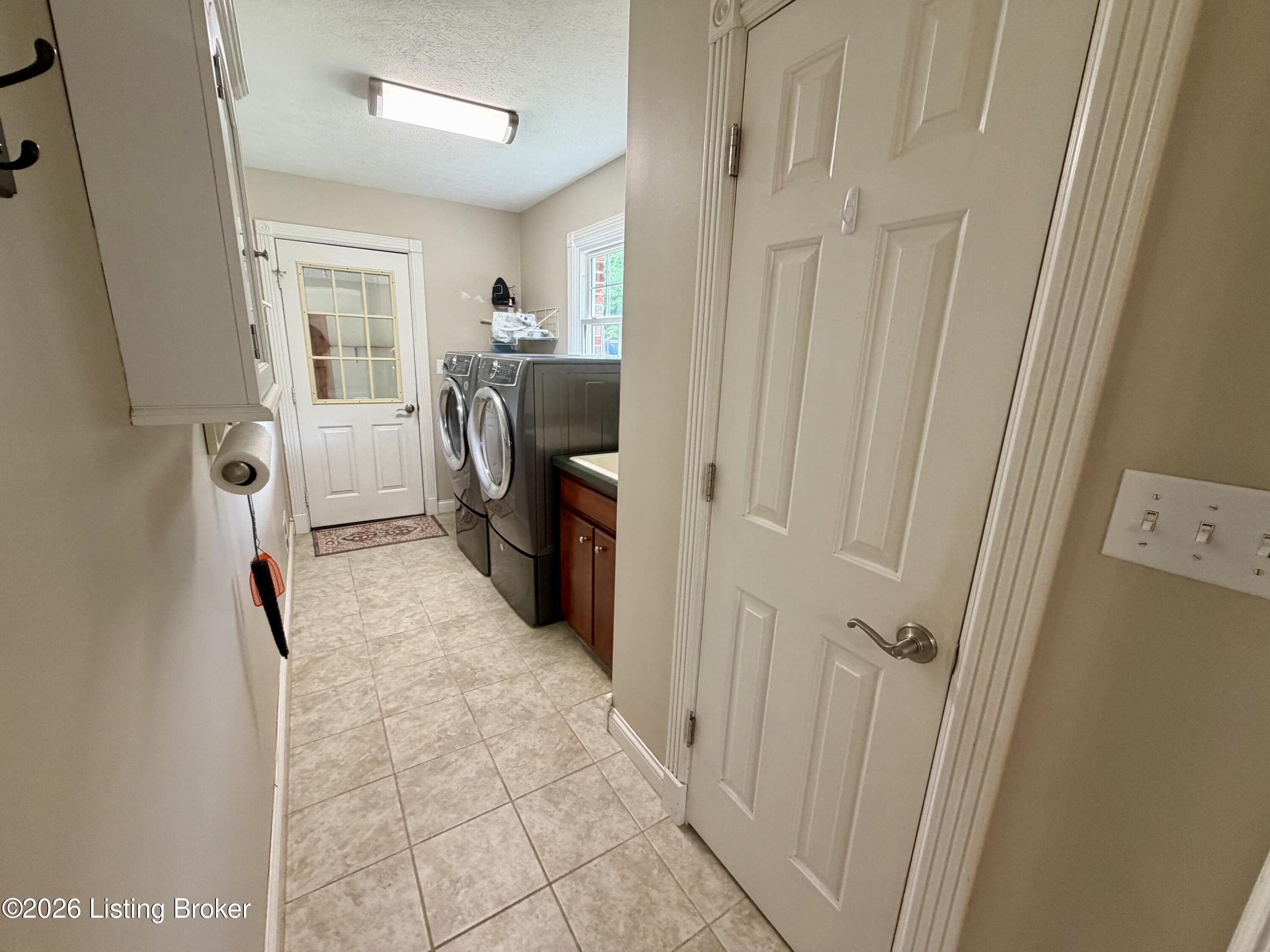 2025 Shannon Dr Property Photo 15