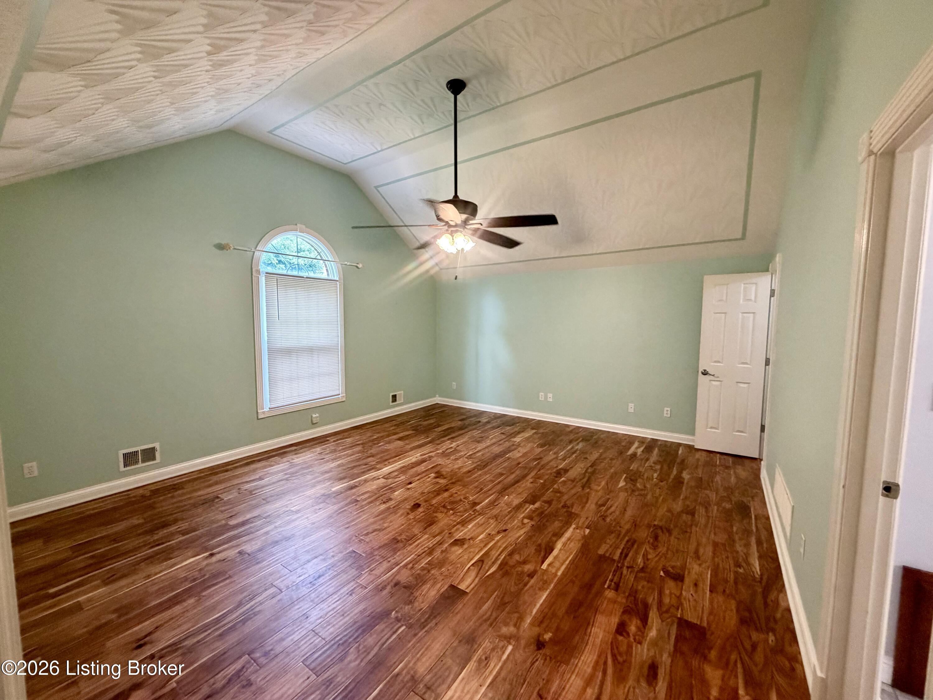 2025 Shannon Dr Property Photo 18