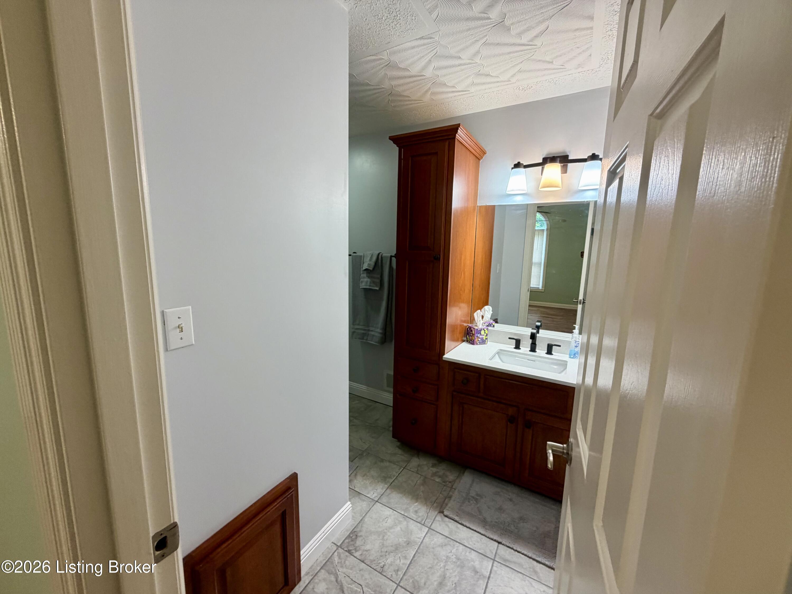 2025 Shannon Dr Property Photo 20