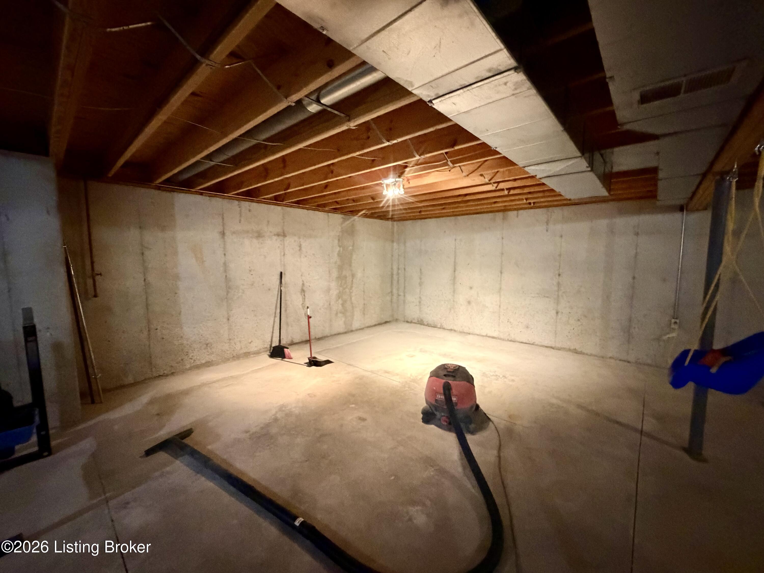 2025 Shannon Dr Property Photo 32
