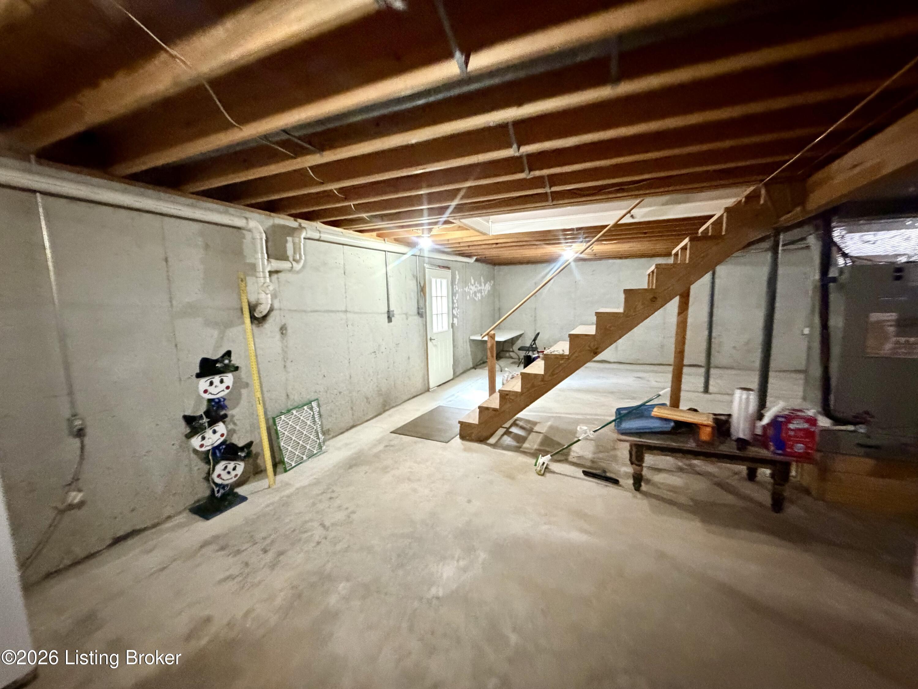 2025 Shannon Dr Property Photo 35