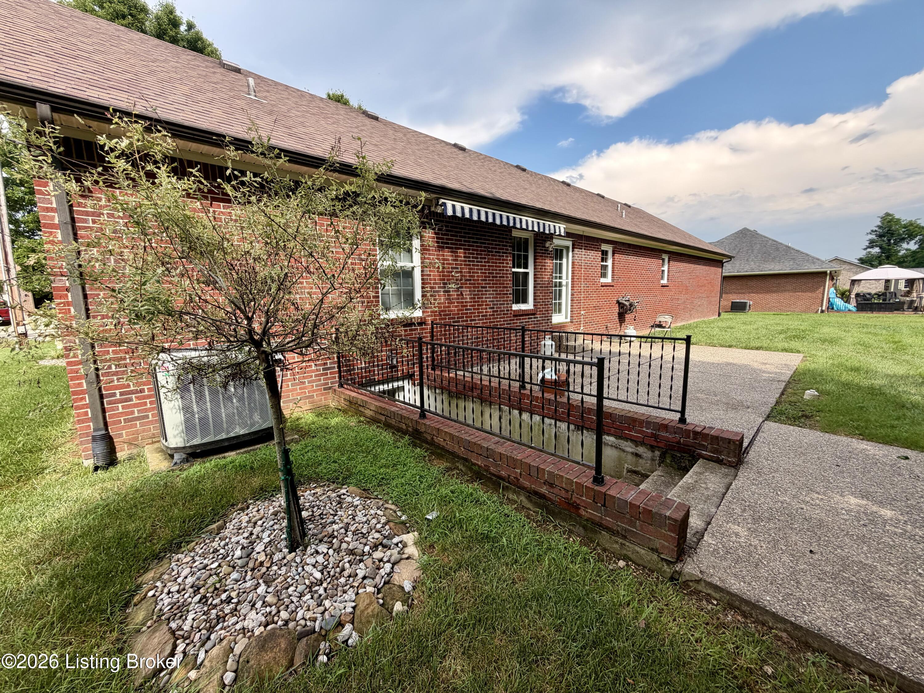 2025 Shannon Dr Property Photo 41