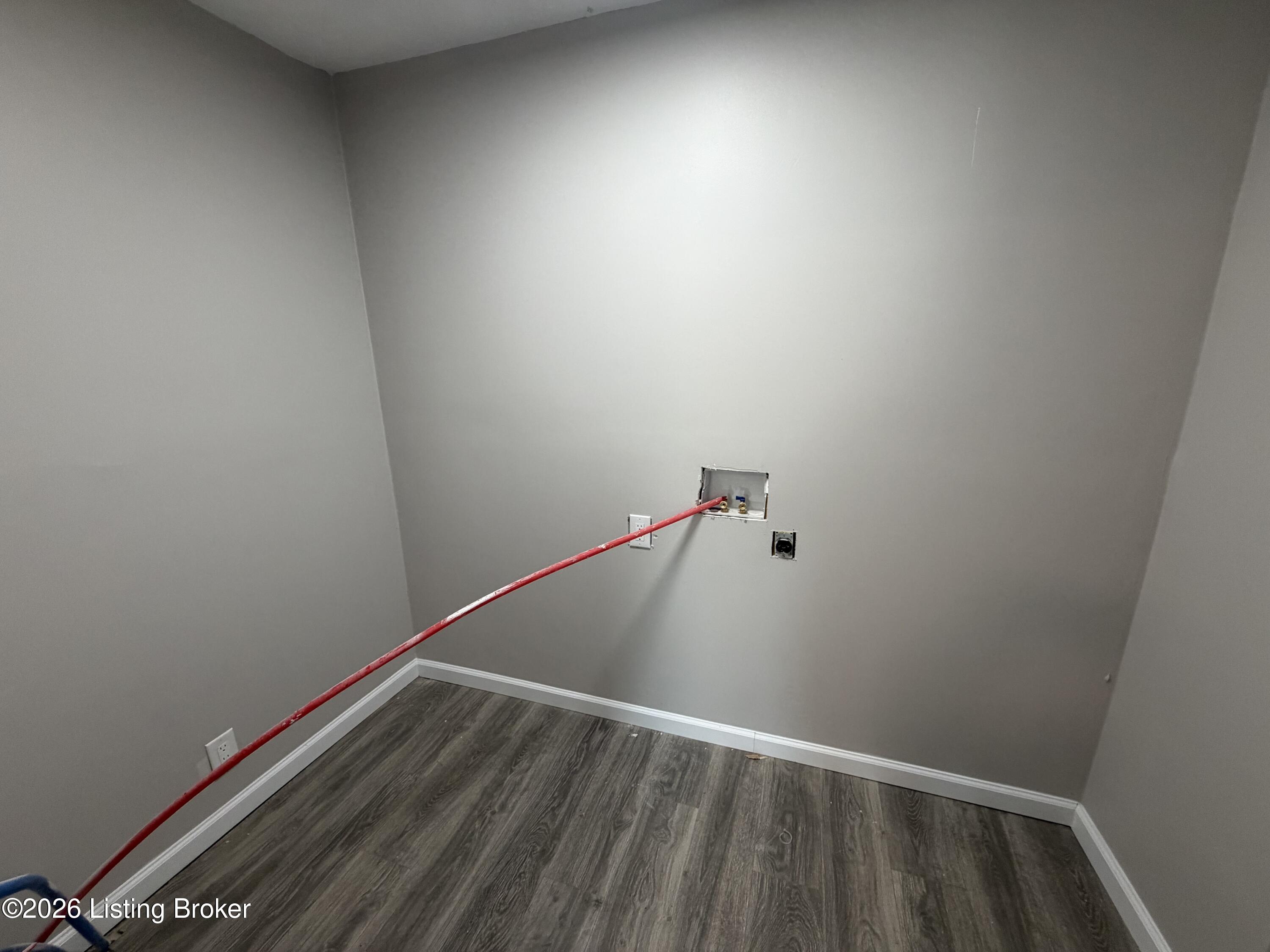 100 Boston Ct Property Photo 10