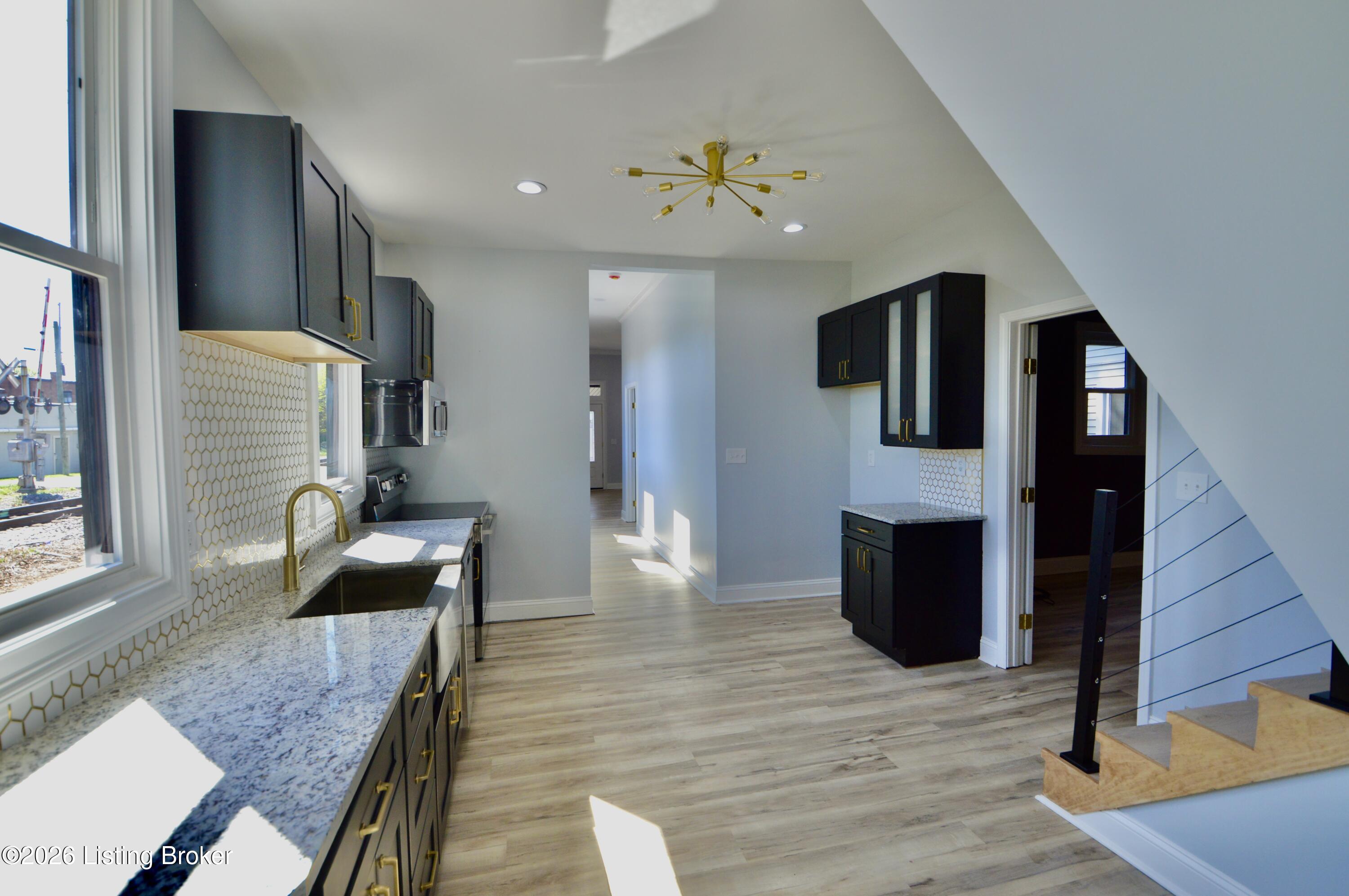 101 N Jane St Property Photo 12