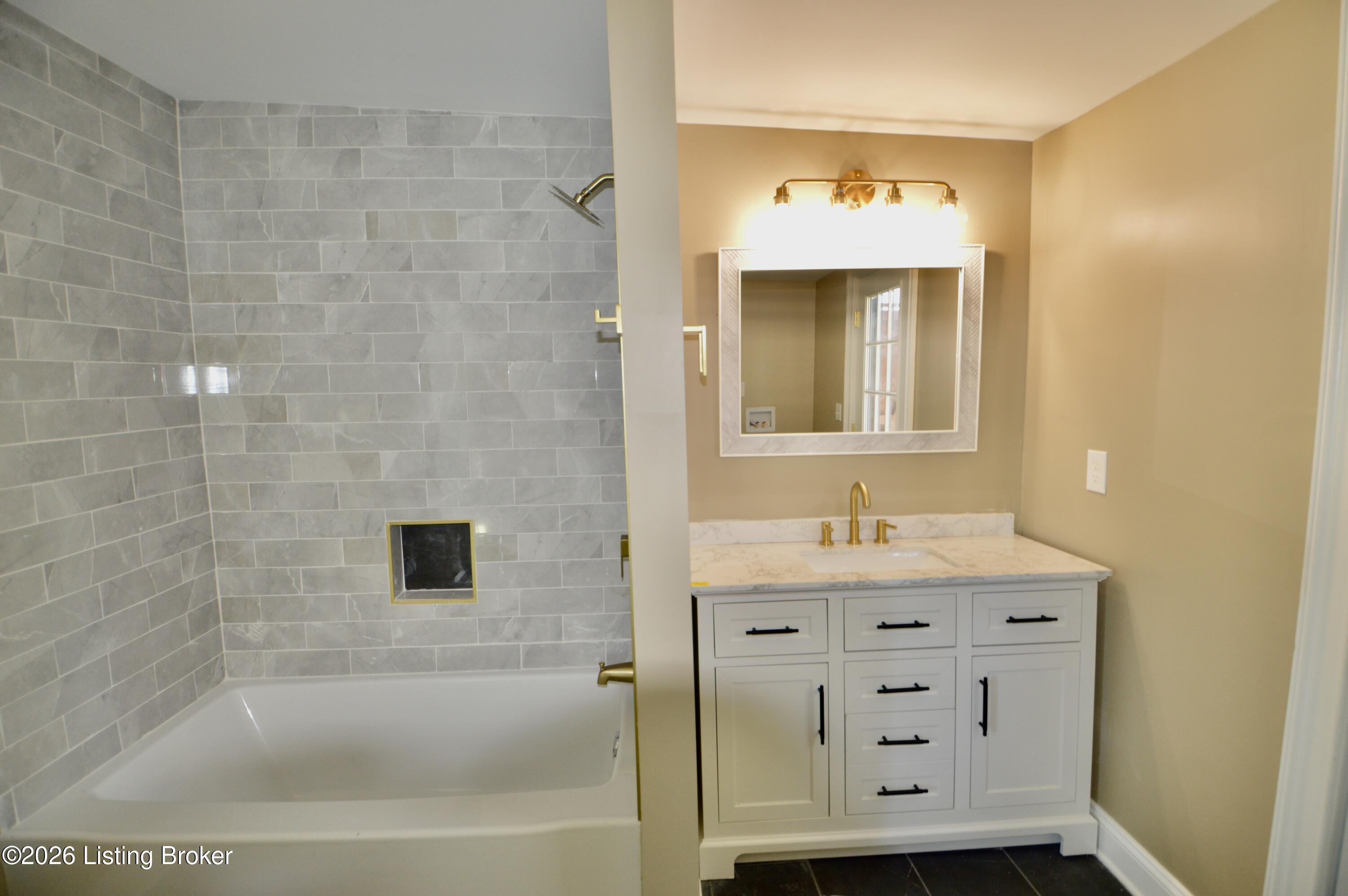 101 N Jane St Property Photo 21