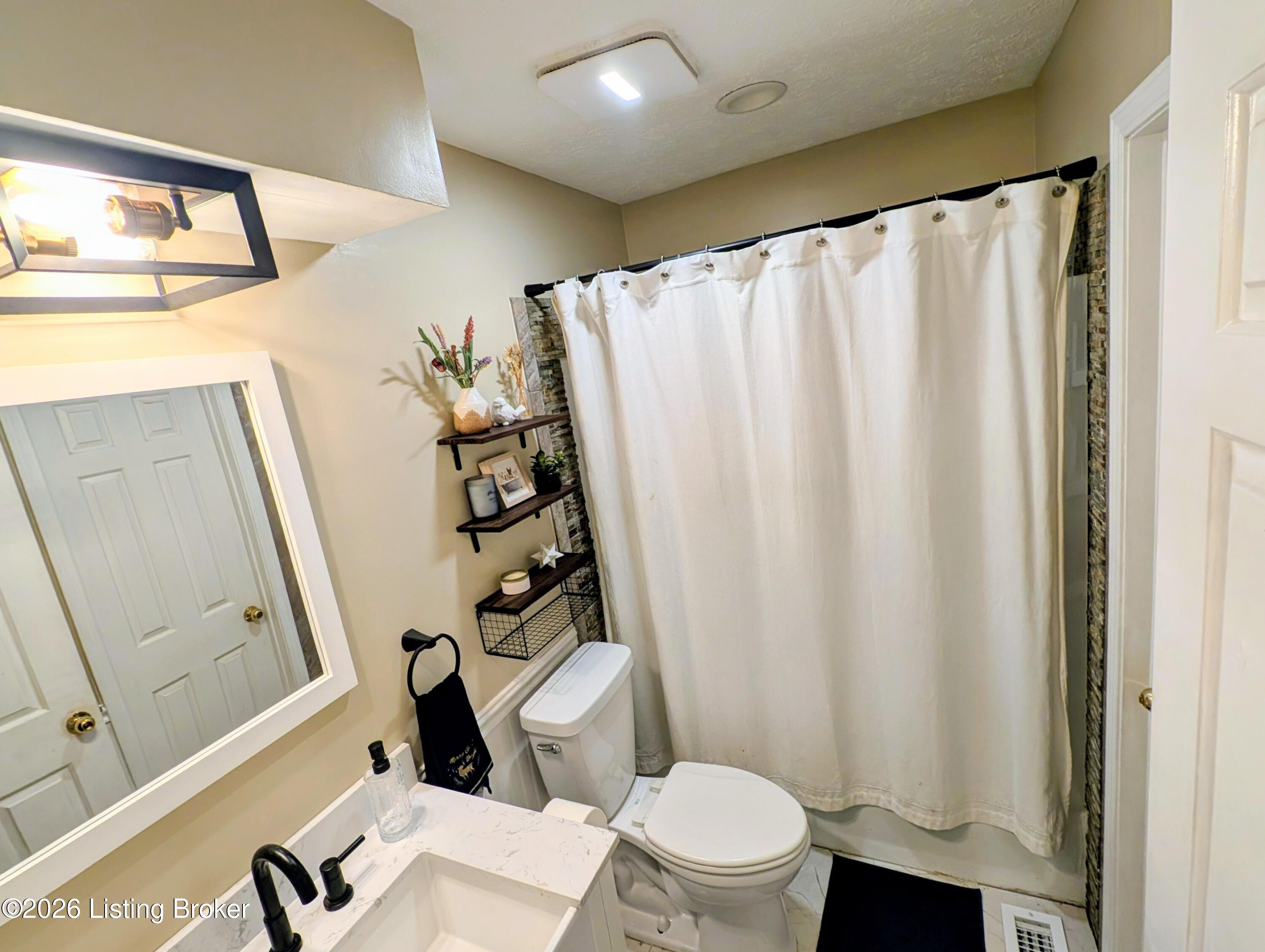 5412 Pearce Way Property Photo 7