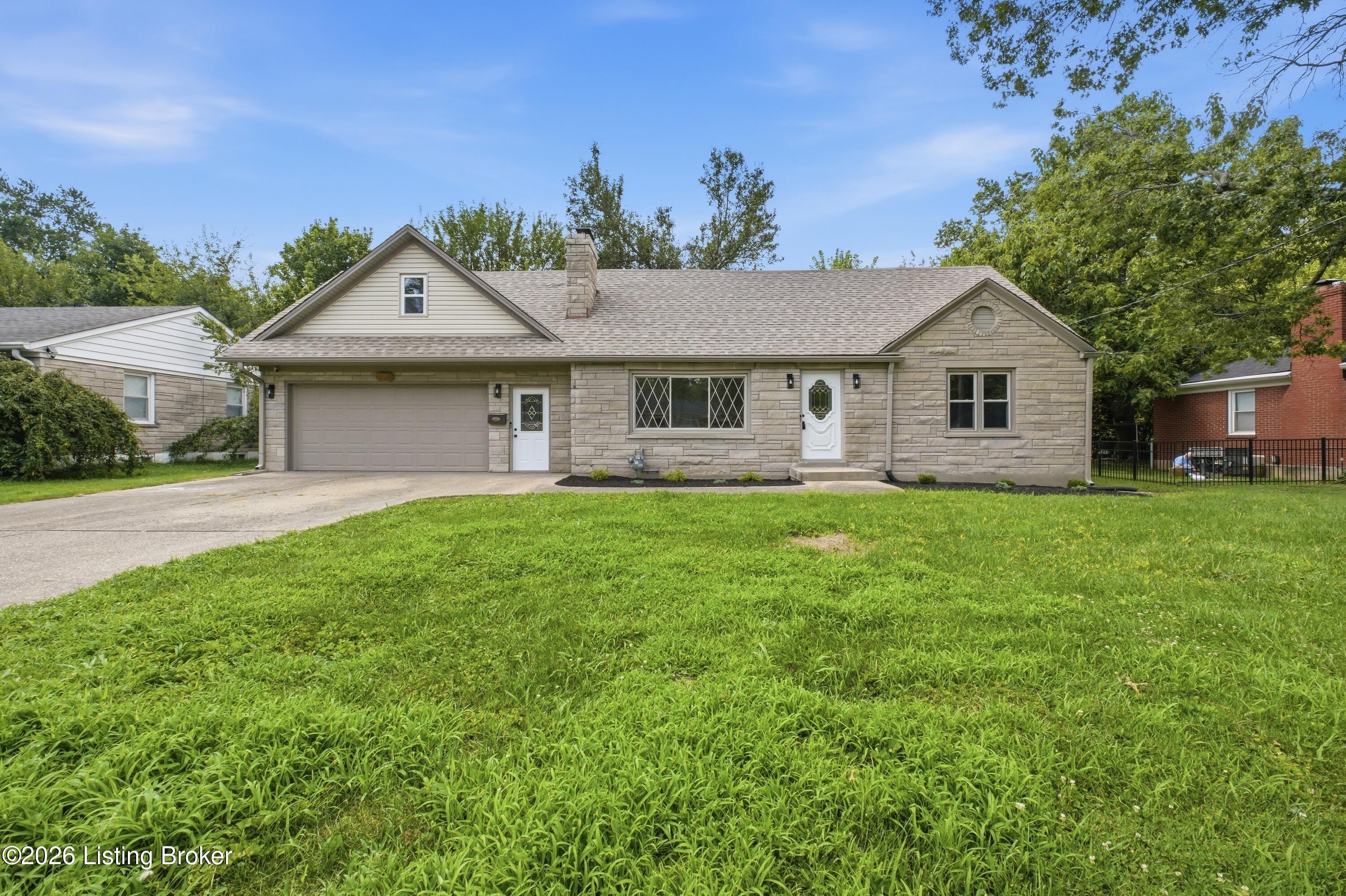 1904 Farrington Dr Property Photo 1