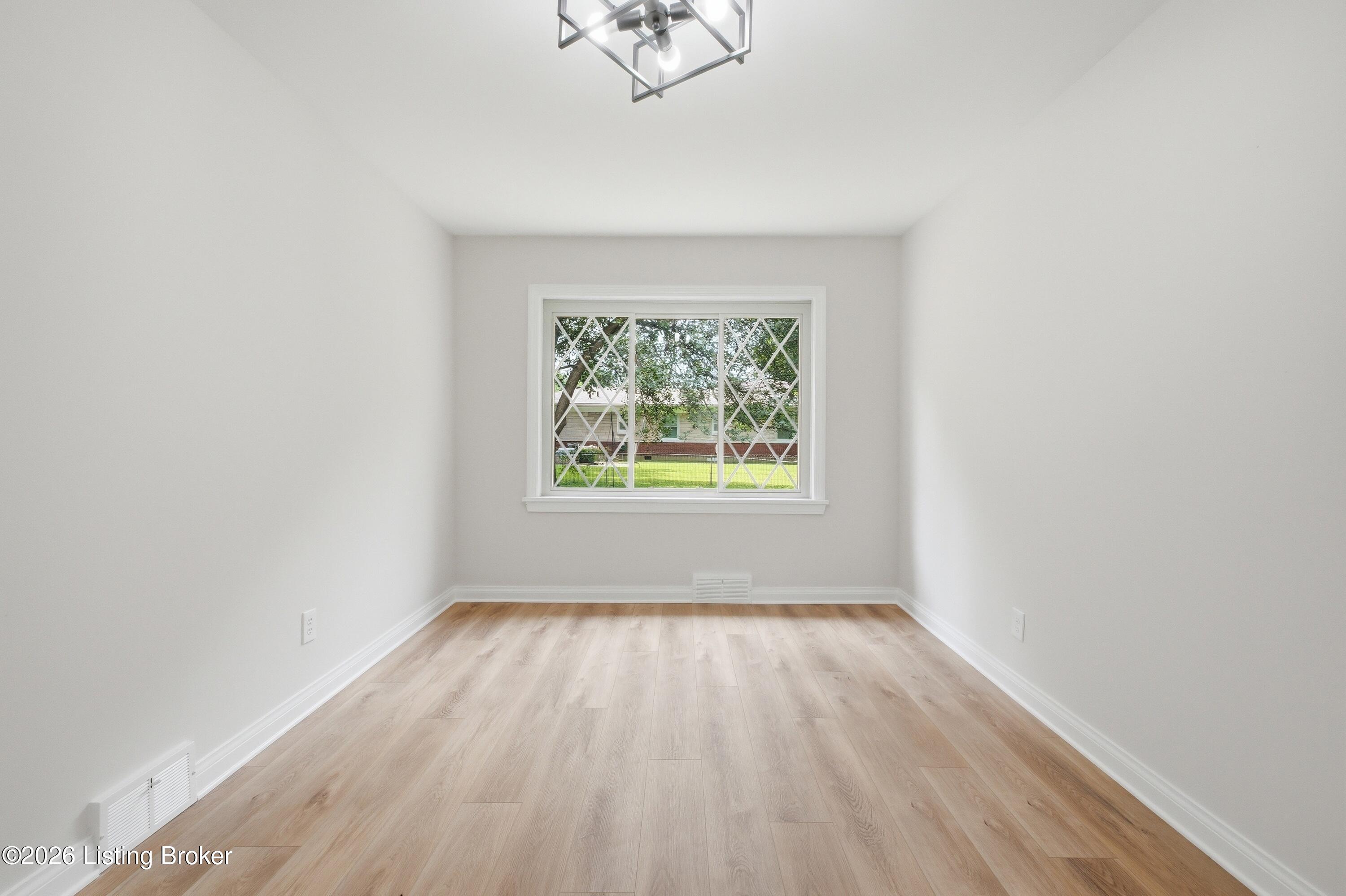 1904 Farrington Dr Property Photo 9