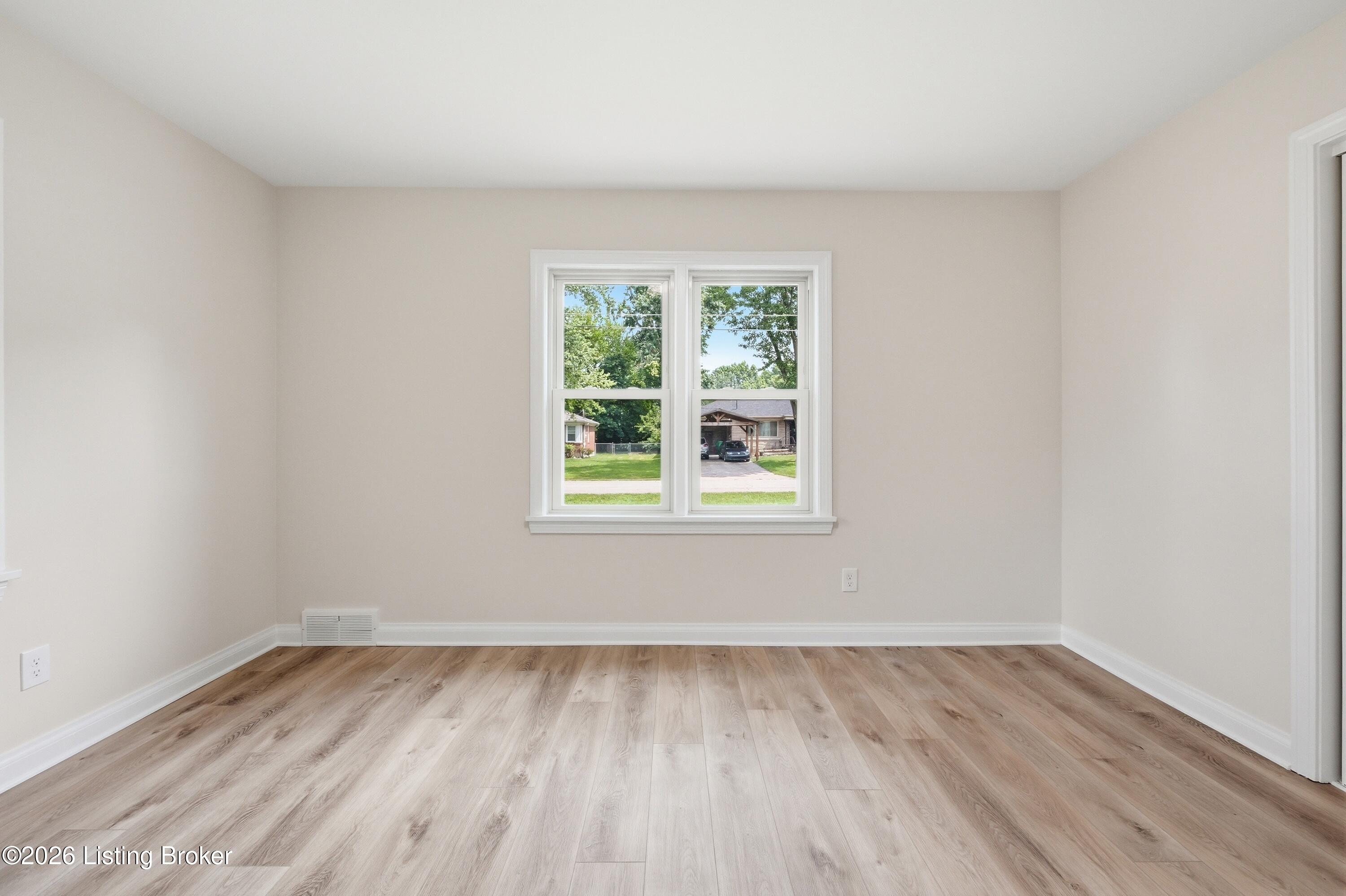 1904 Farrington Dr Property Photo 18