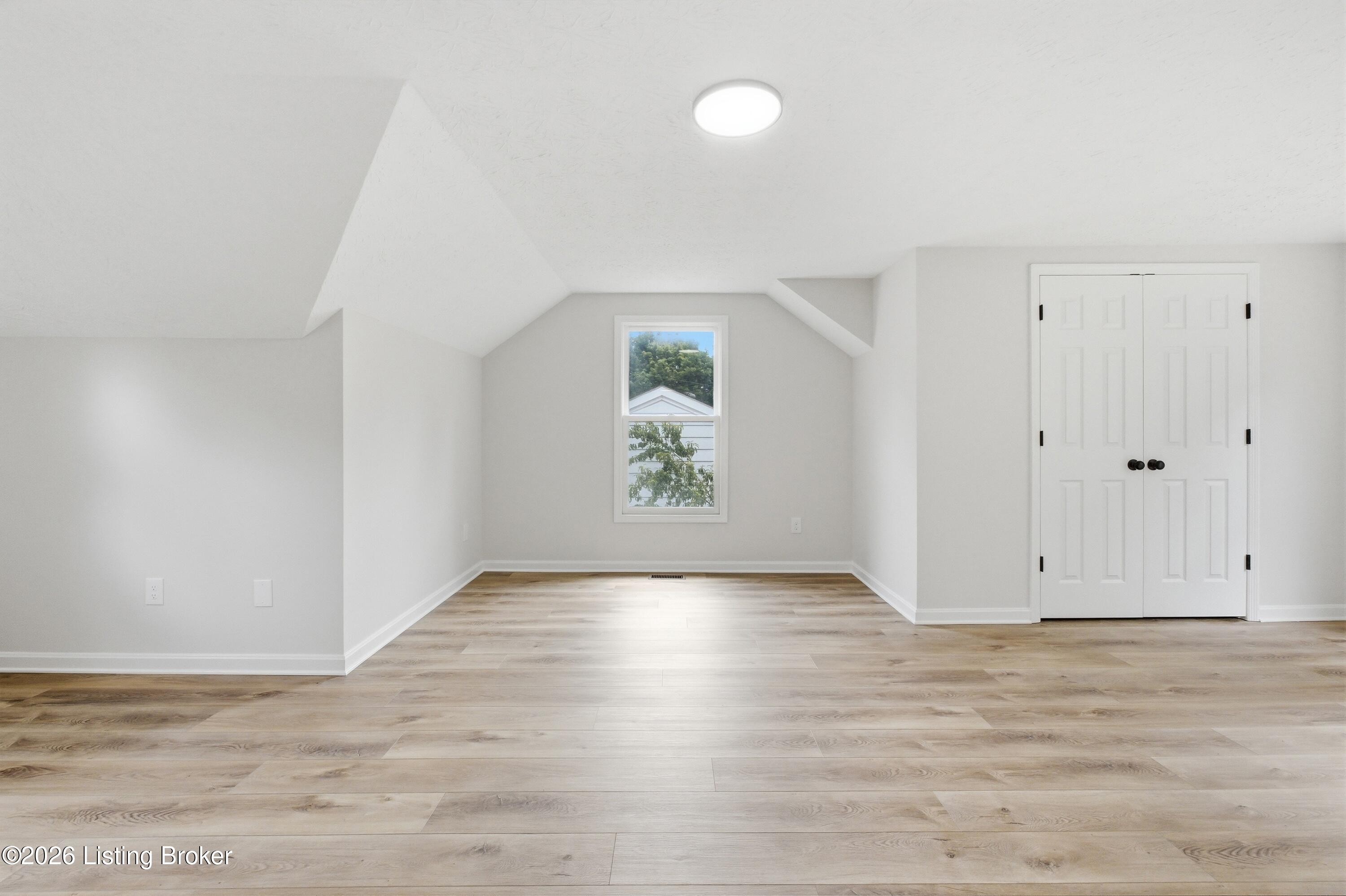 1904 Farrington Dr Property Photo 32