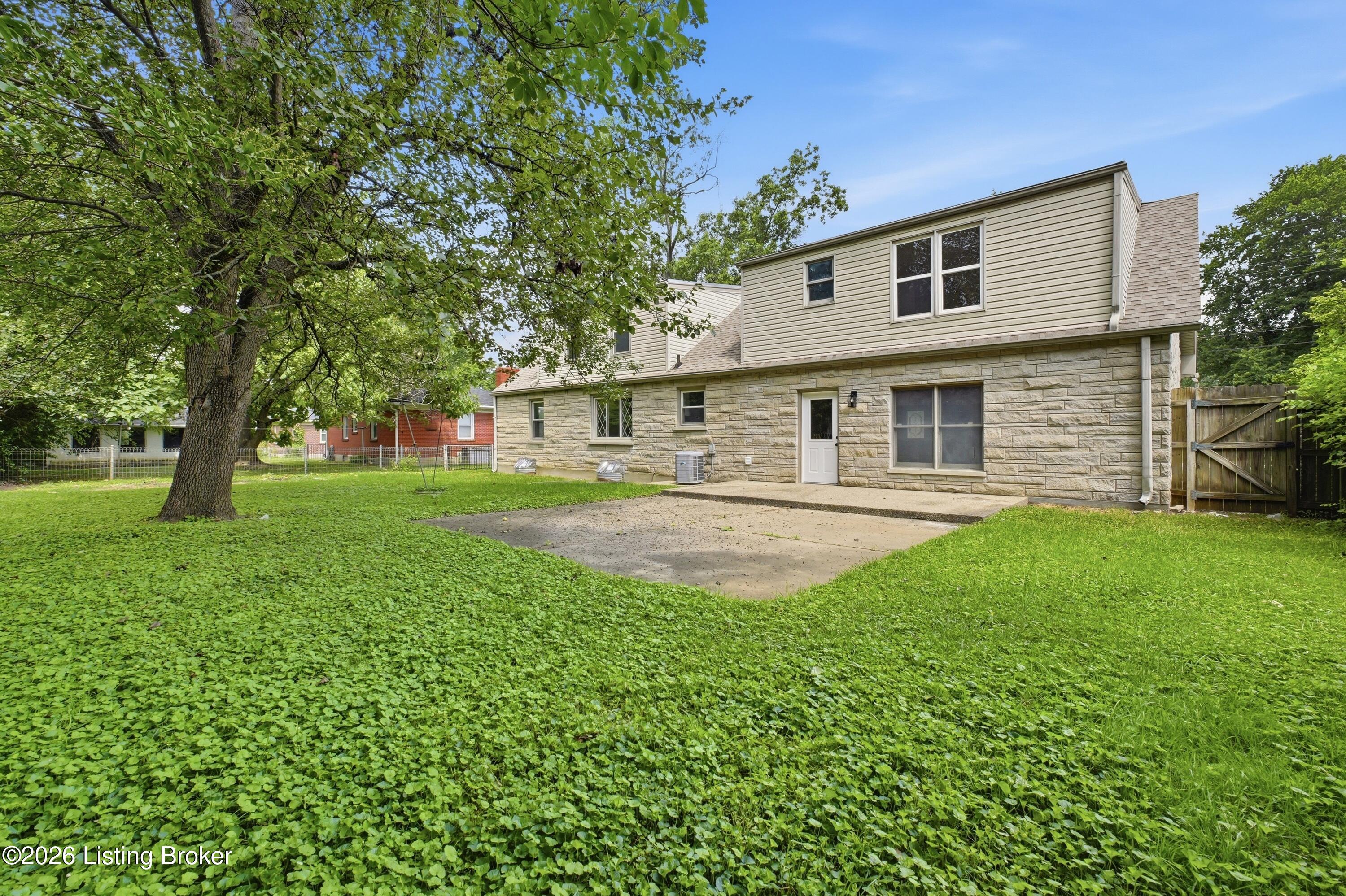 1904 Farrington Dr Property Photo 42
