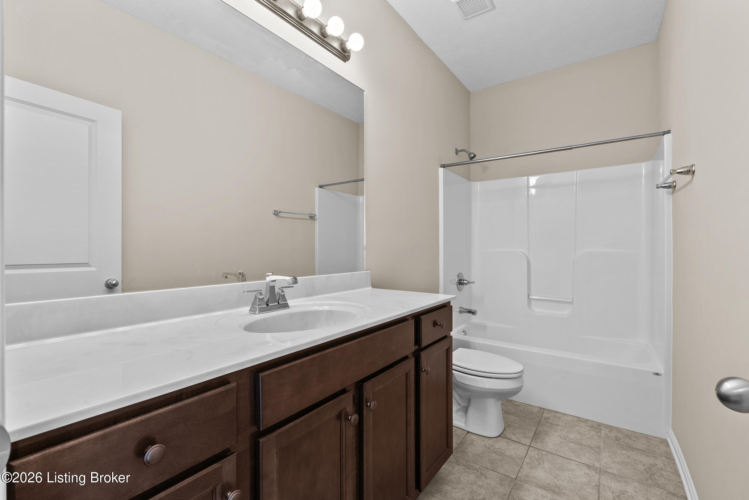 228 Mandarin Ct Property Photo 14
