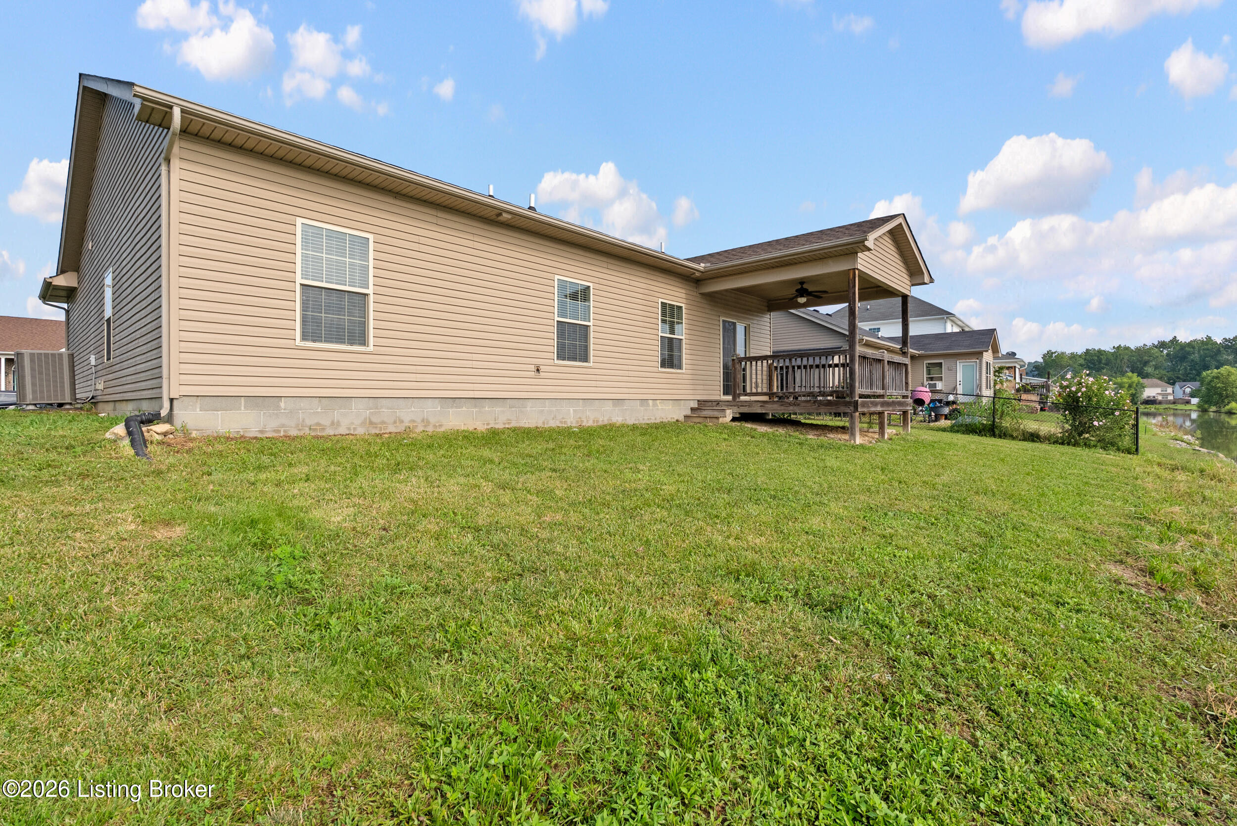 228 Mandarin Ct Property Photo 23