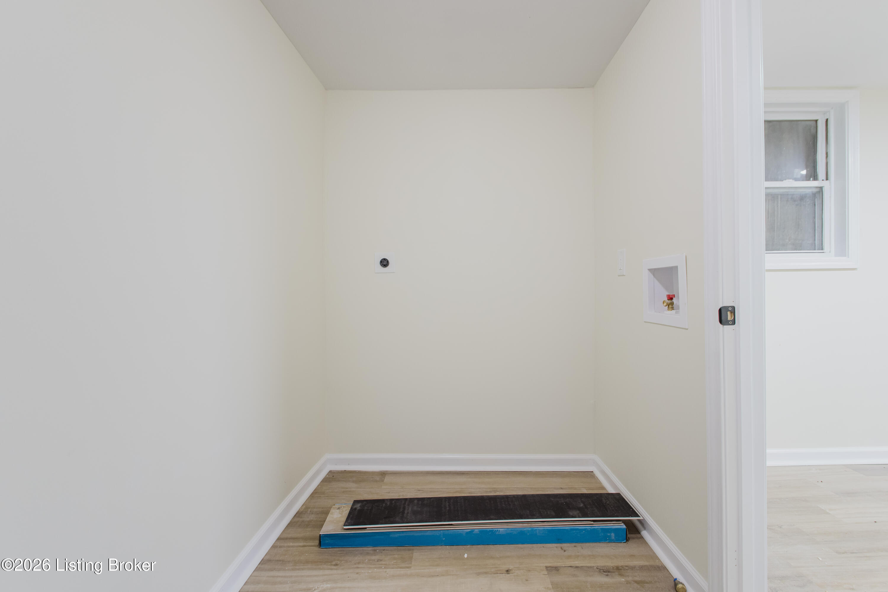 1109 W Hill St Property Photo 14