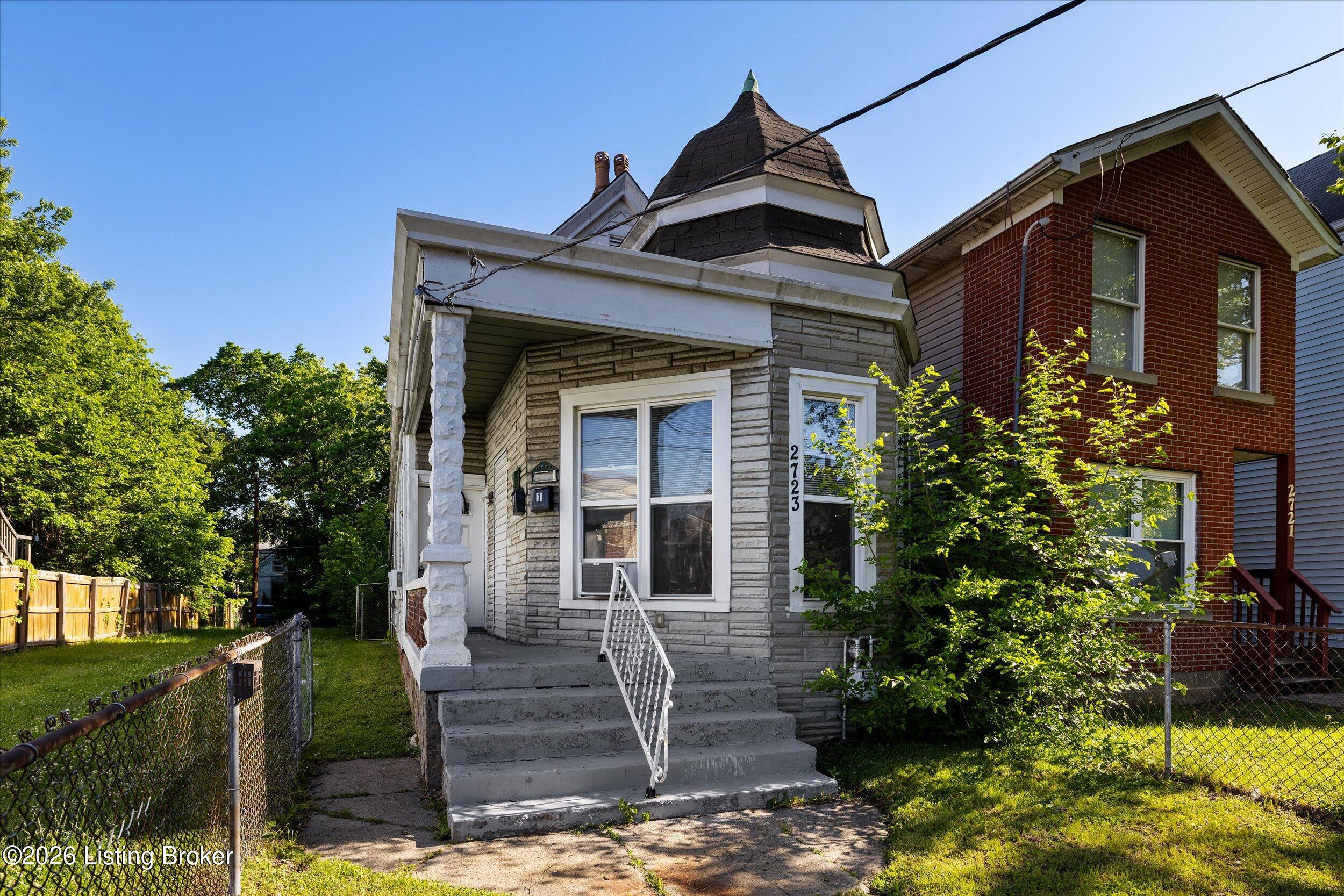 2723 W Chestnut St Property Photo 2