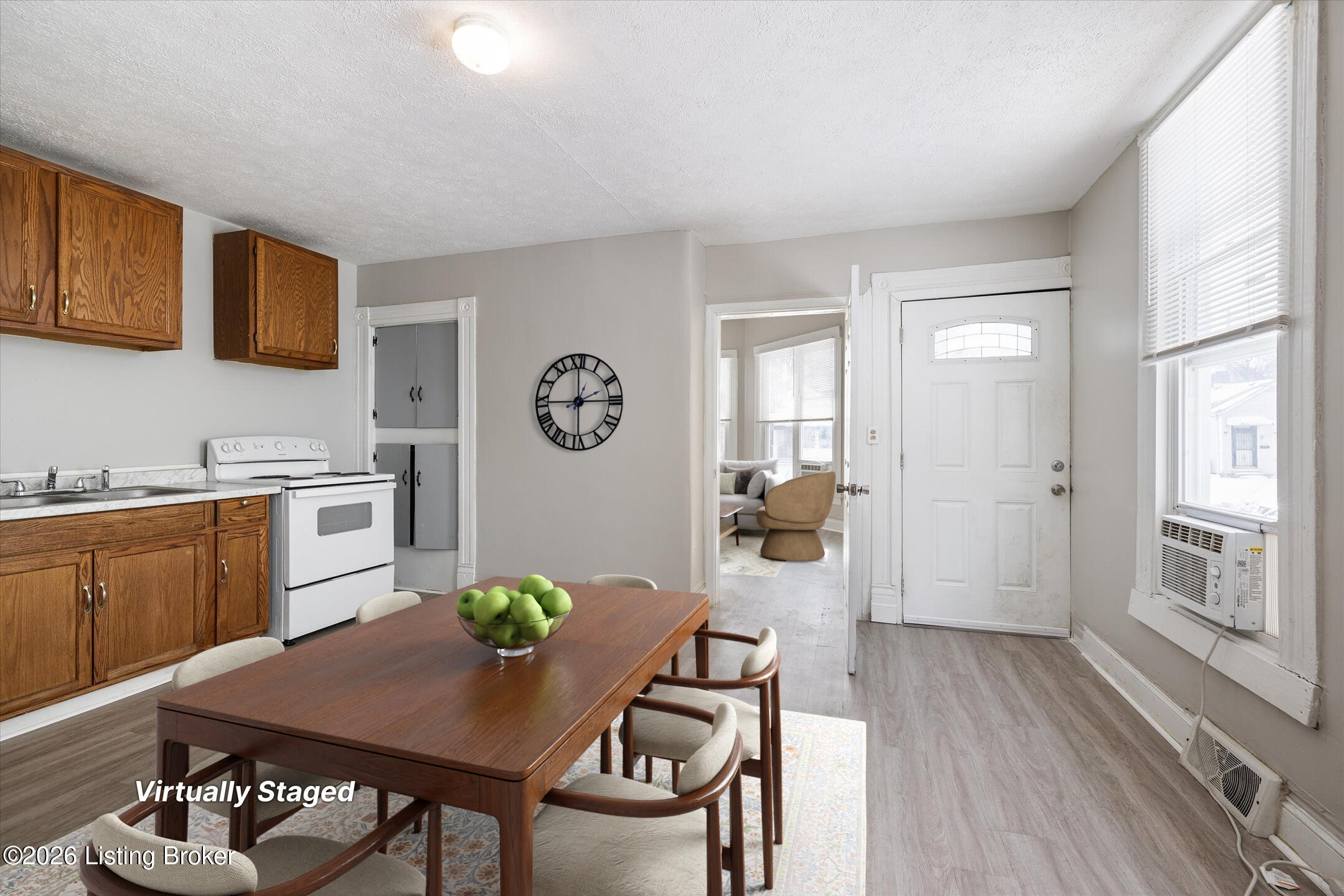 2723 W Chestnut St Property Photo 6