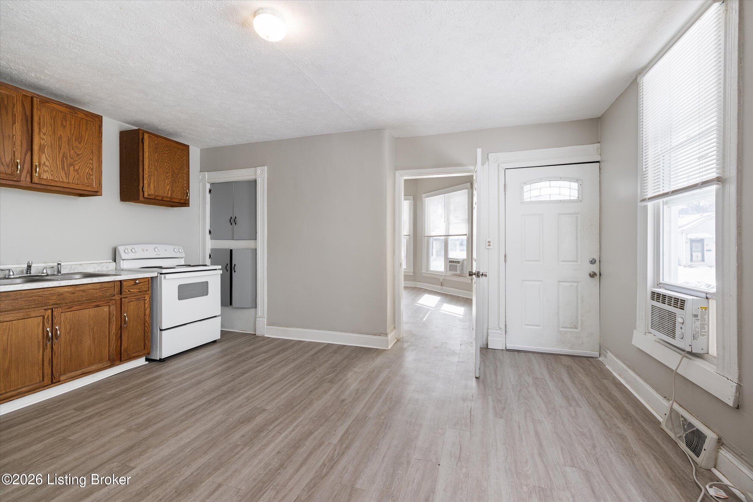 2723 W Chestnut St Property Photo 7