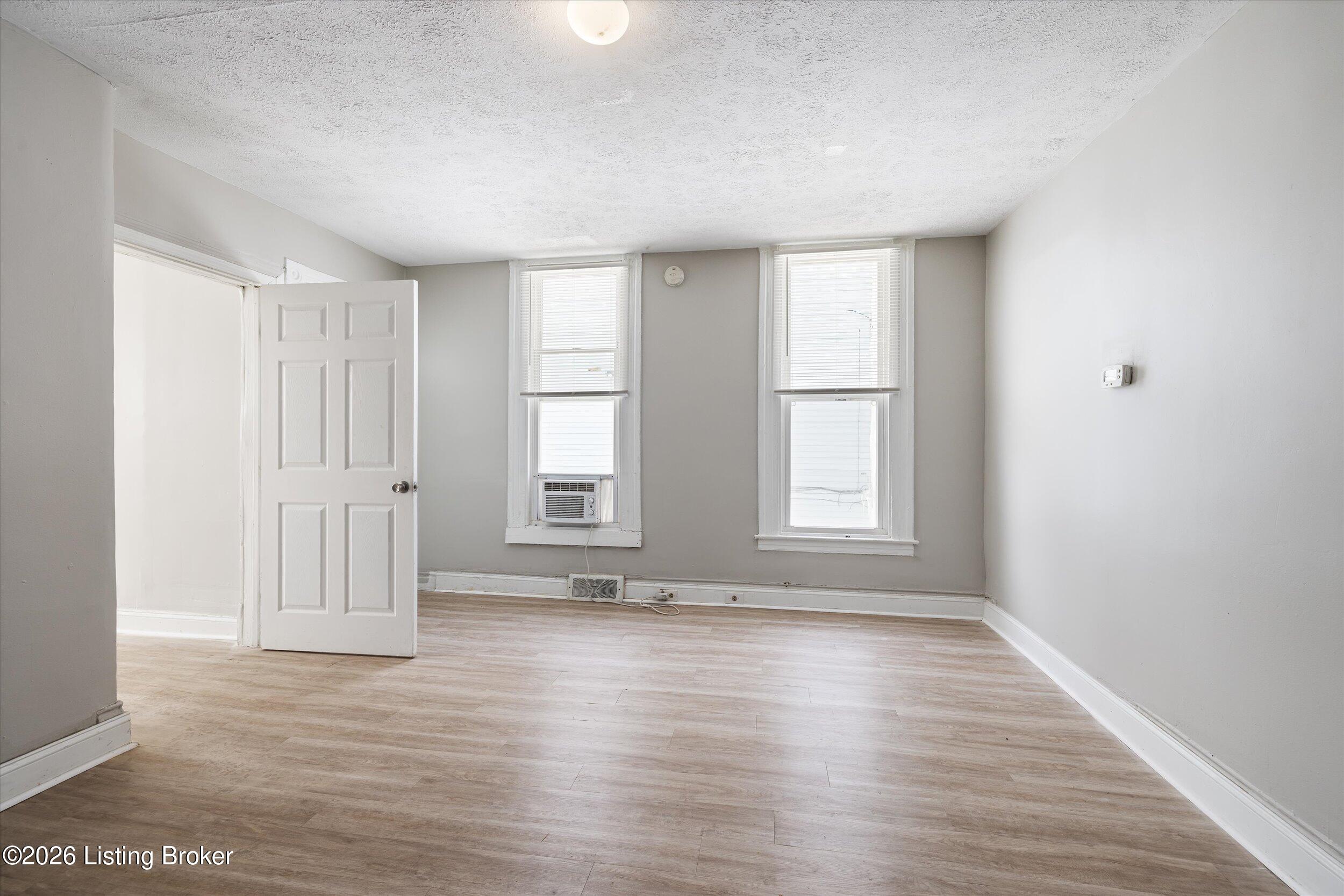 2723 W Chestnut St Property Photo 8