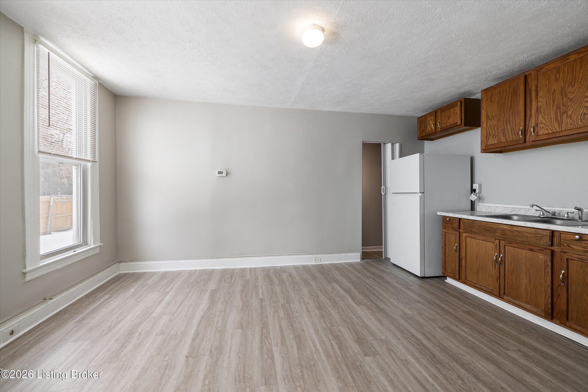 2723 W Chestnut St Property Photo 10