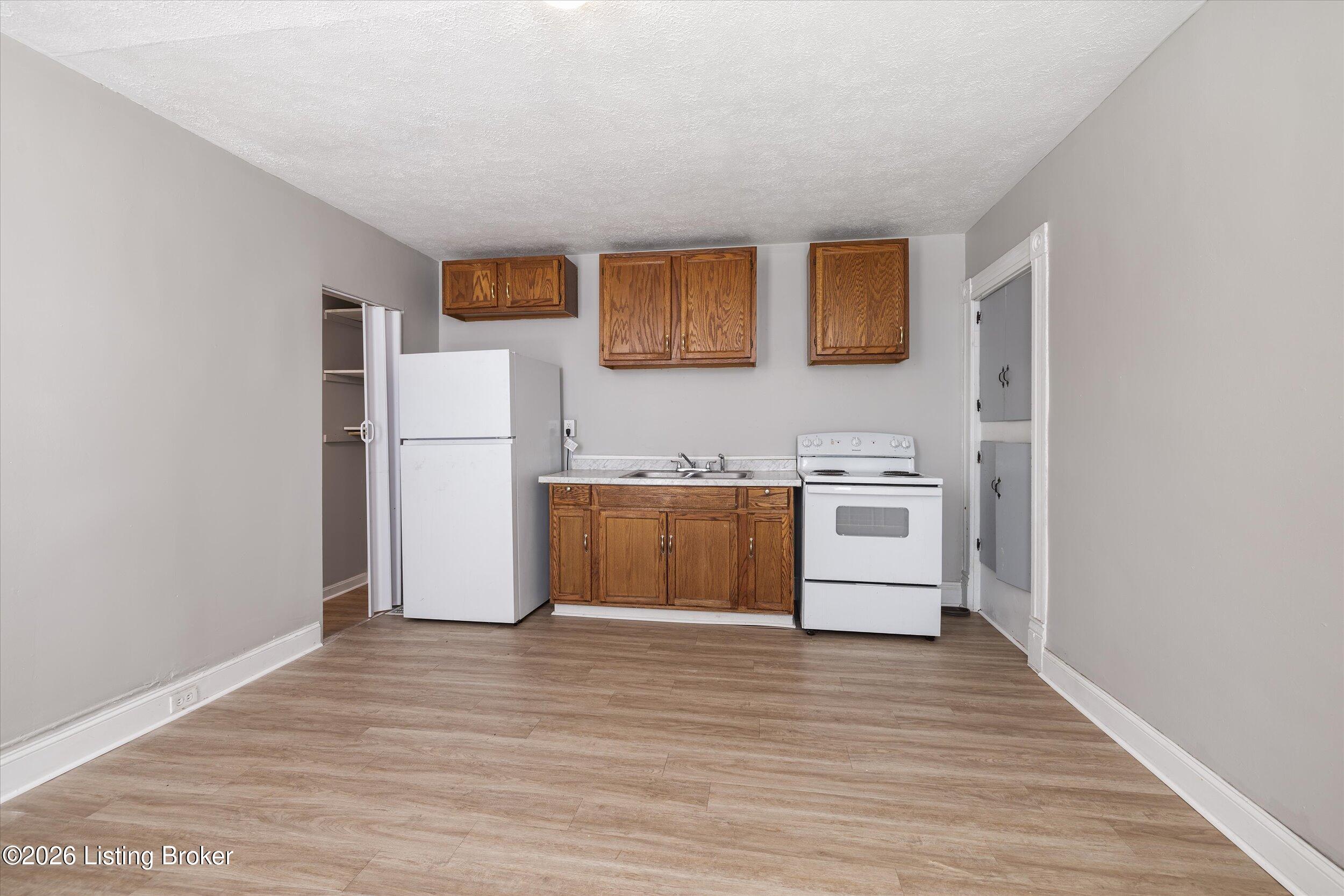 2723 W Chestnut St Property Photo 11