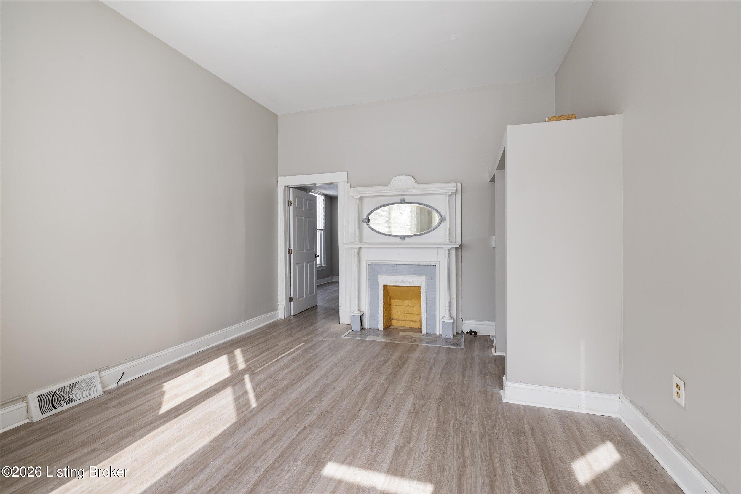 2723 W Chestnut St Property Photo 15
