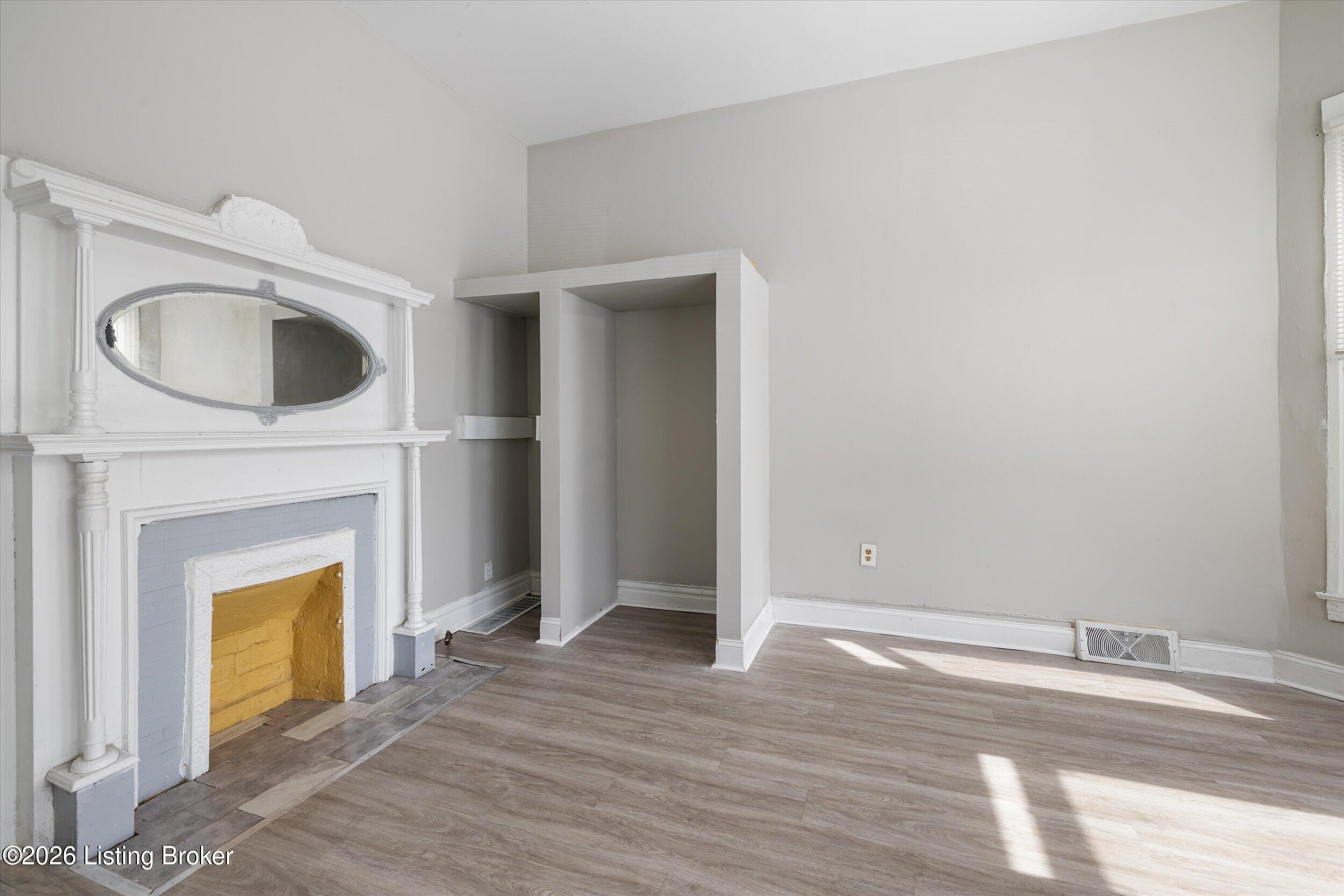 2723 W Chestnut St Property Photo 17