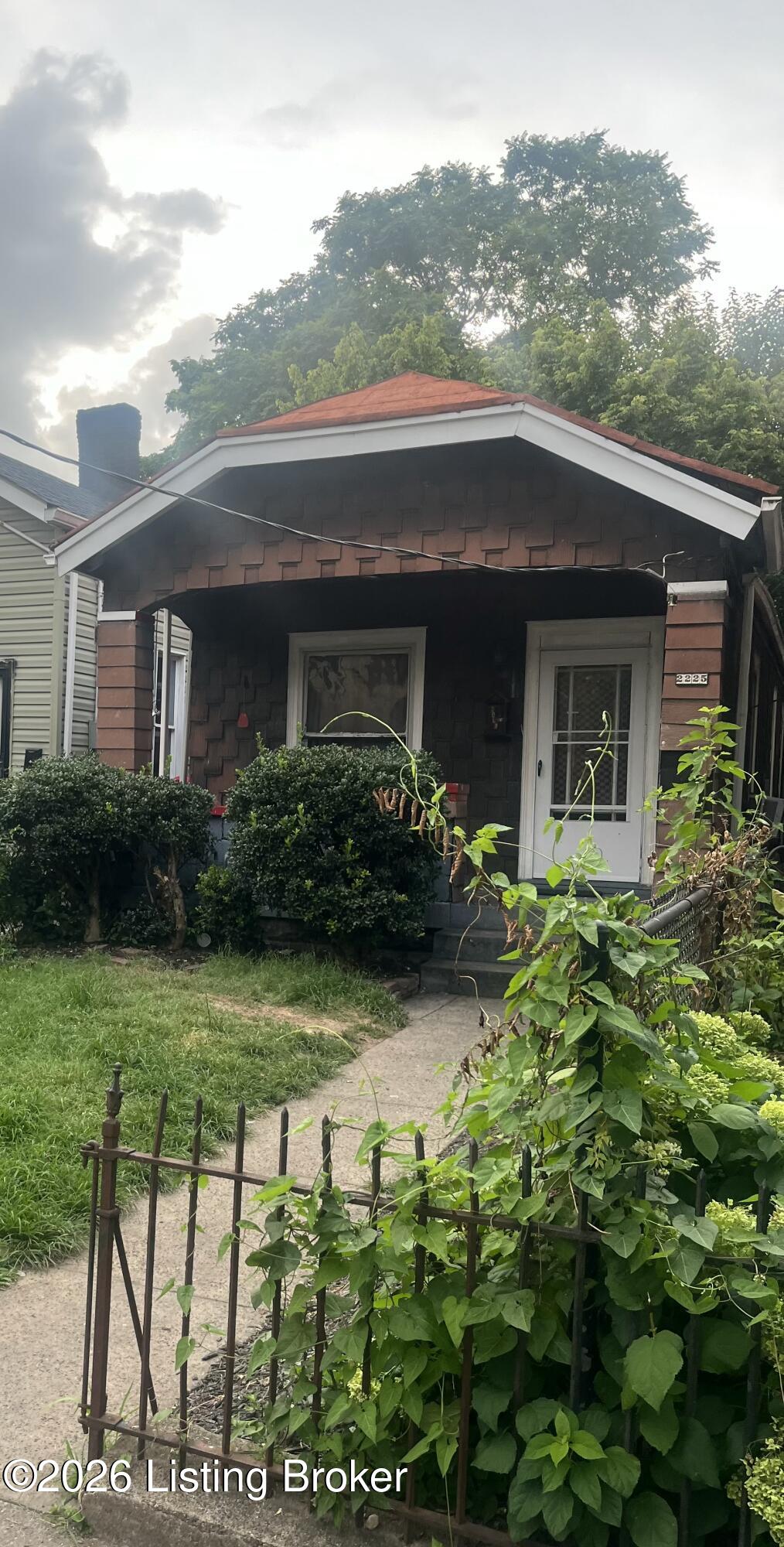 2225 W Market St Property Photo 1