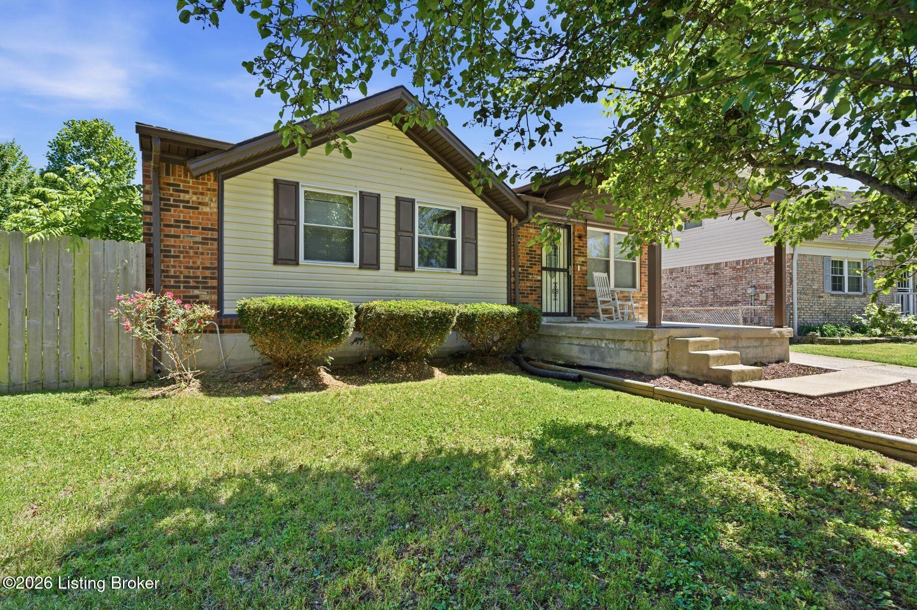 2408 Parliament Ct Property Photo 4