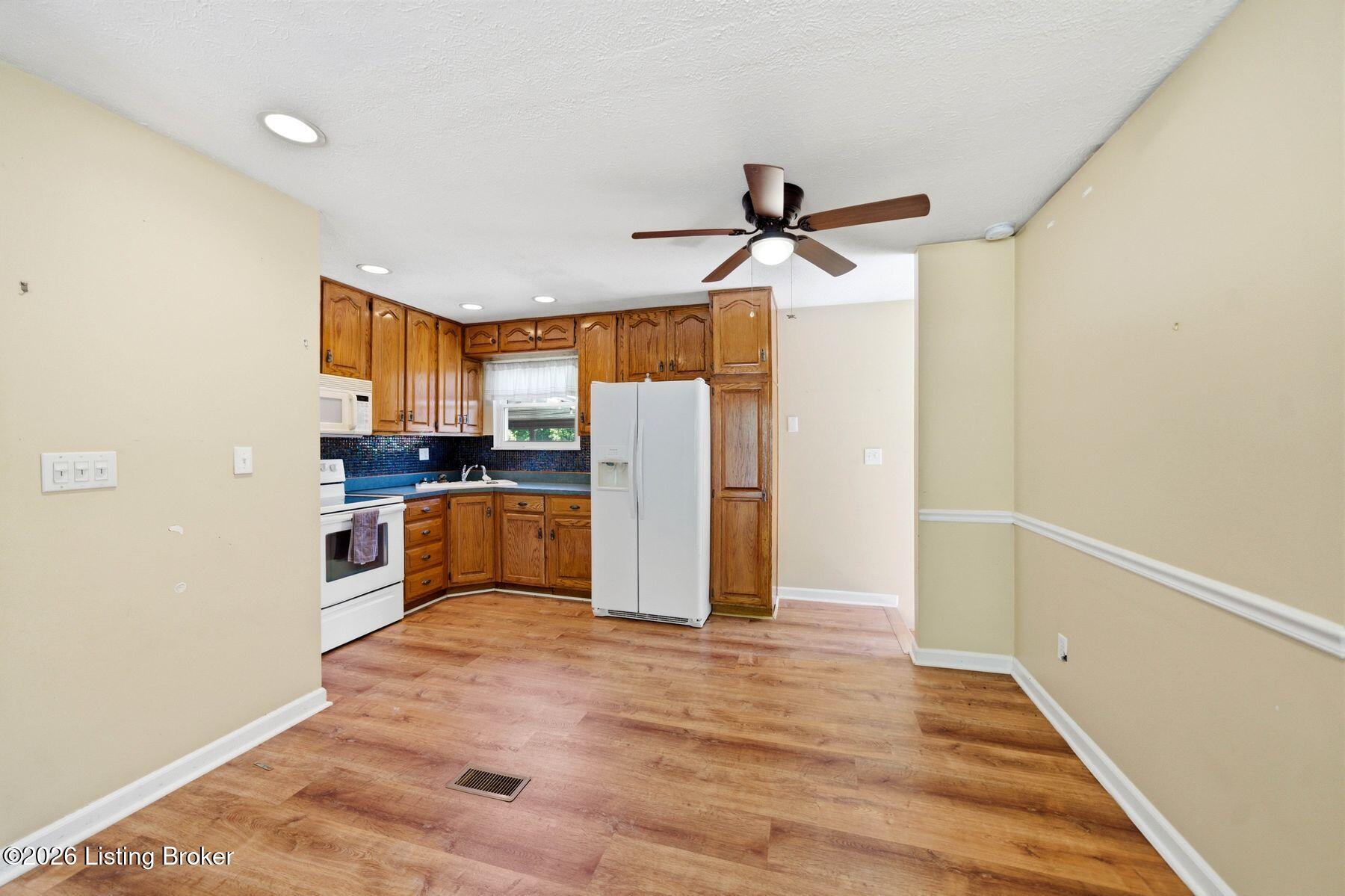 2408 Parliament Ct Property Photo 9