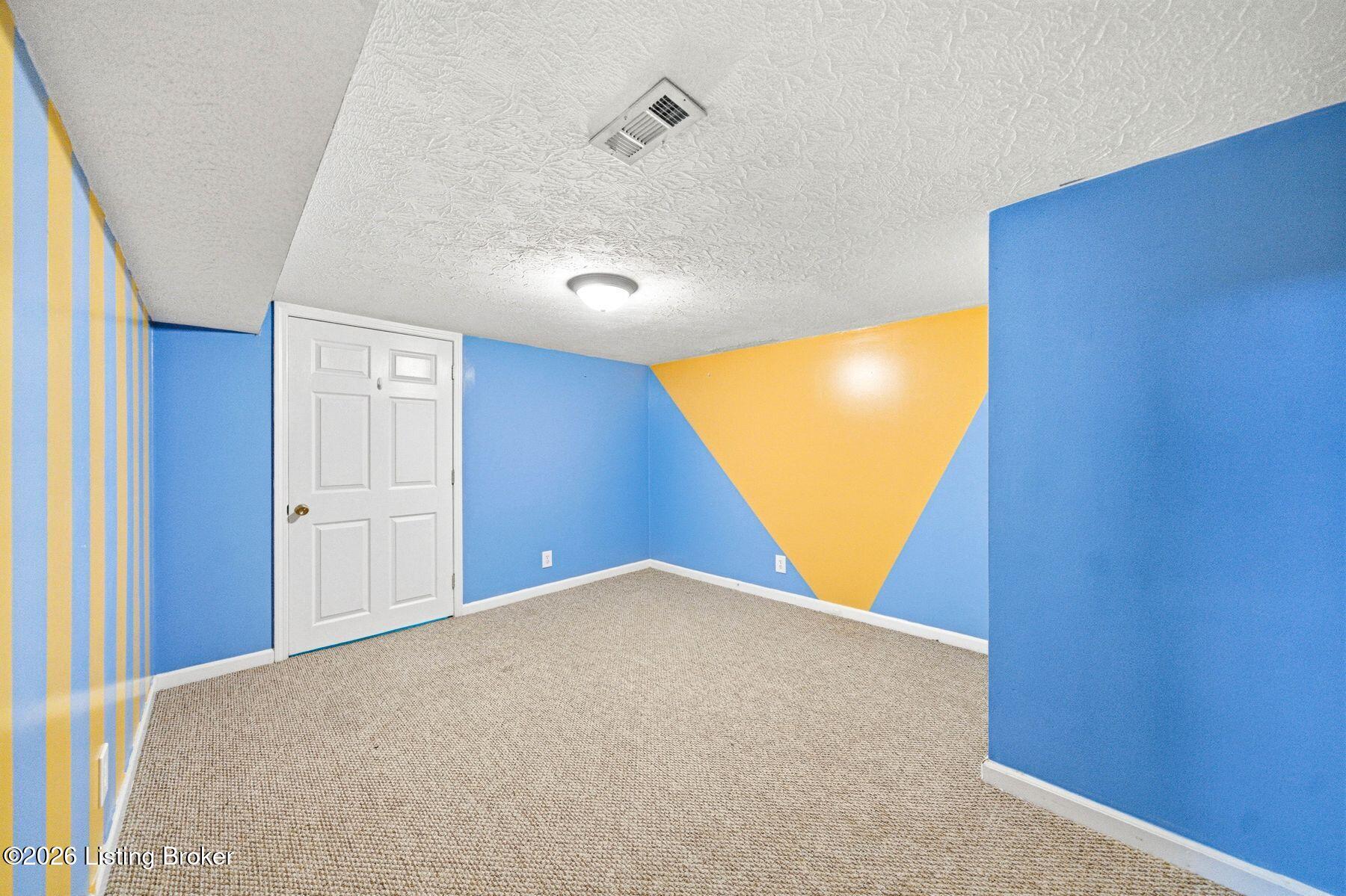 2408 Parliament Ct Property Photo 31