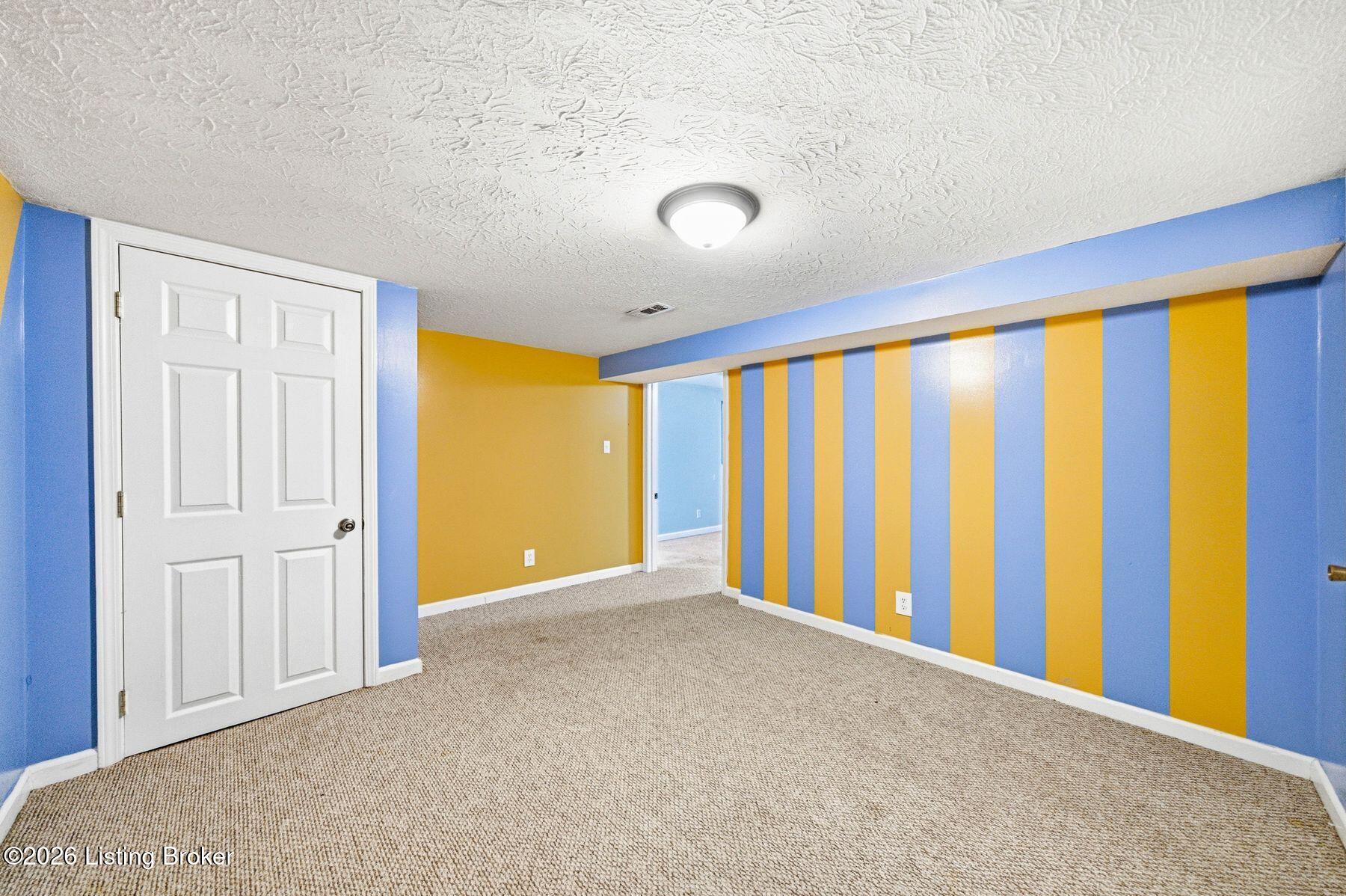 2408 Parliament Ct Property Photo 32