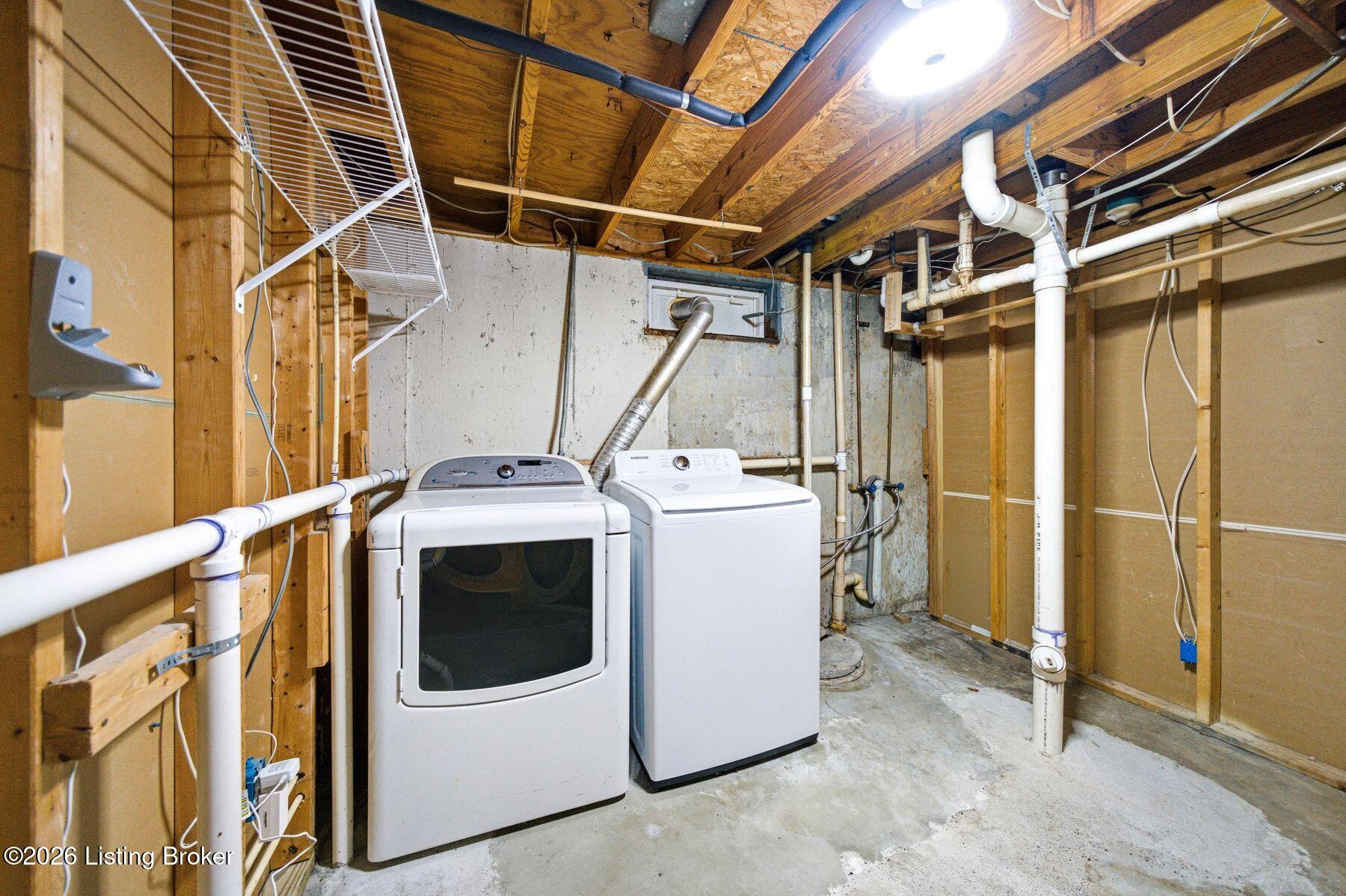 2408 Parliament Ct Property Photo 33