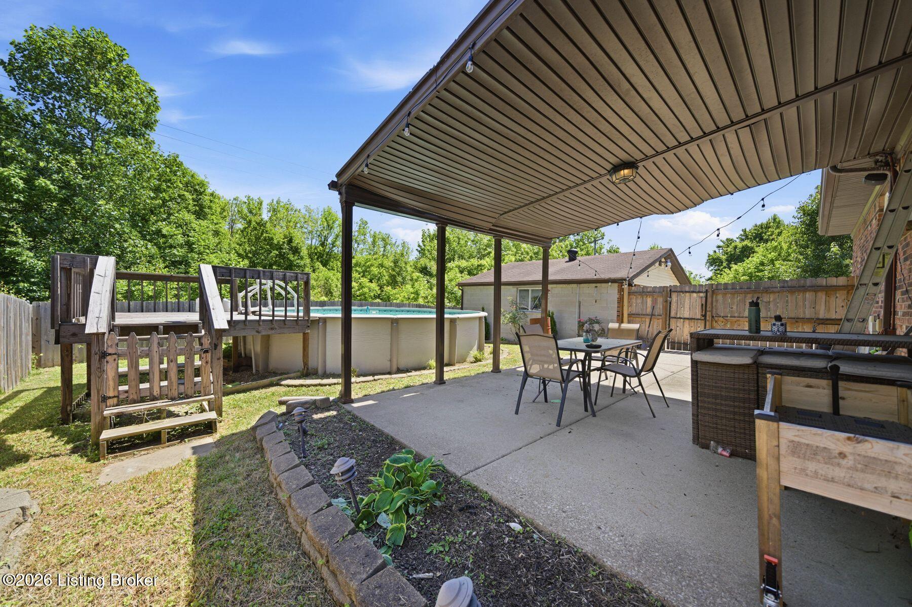 2408 Parliament Ct Property Photo 40