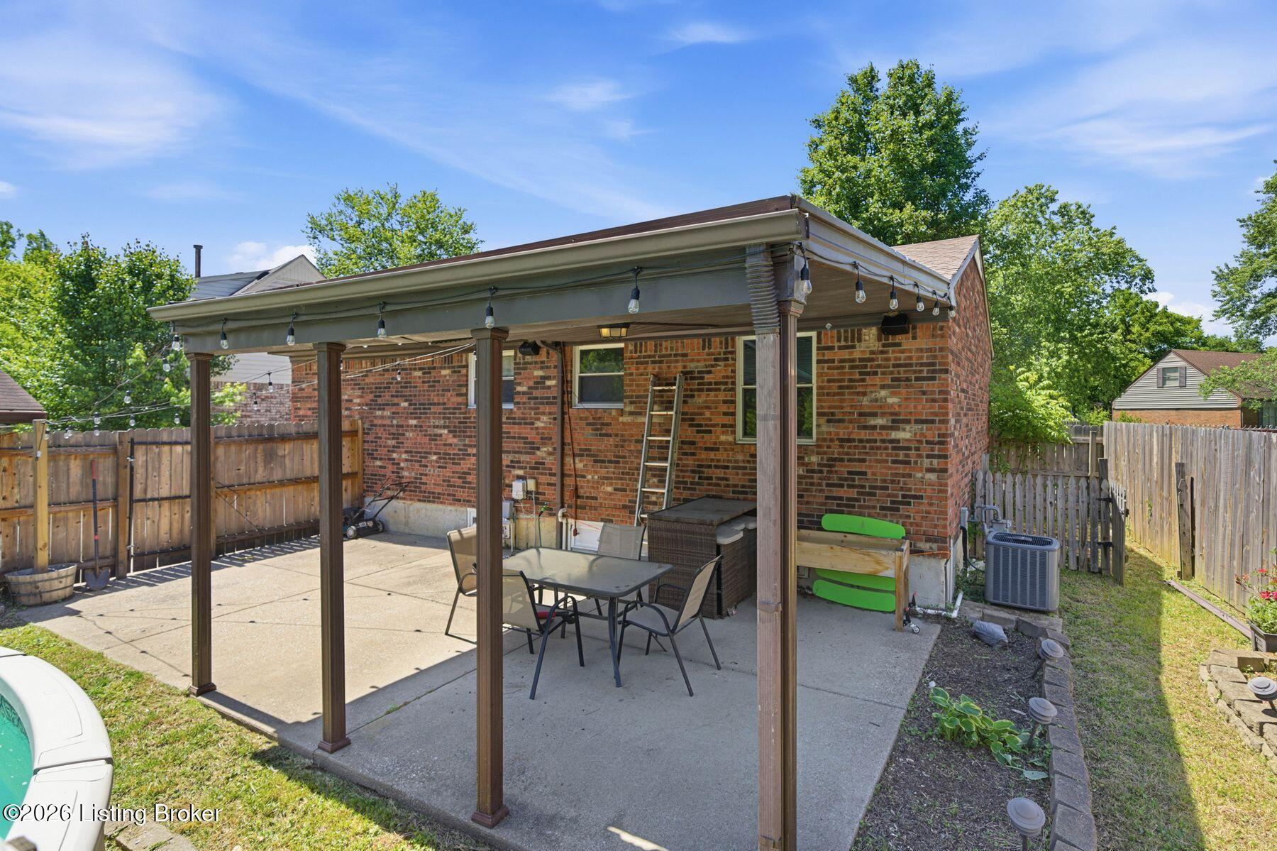 2408 Parliament Ct Property Photo 42