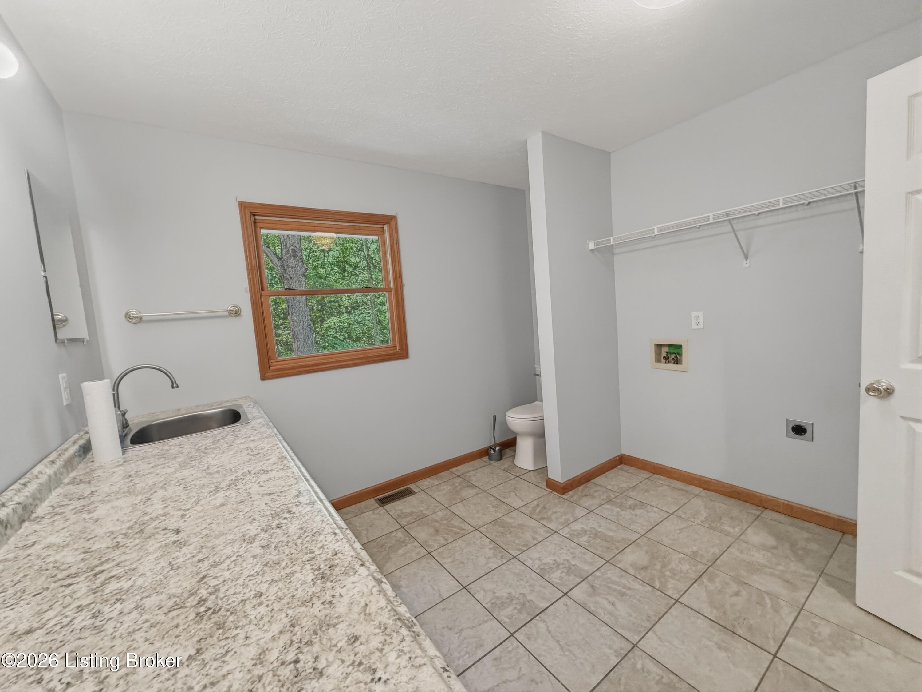 17 Bittersweet Pl Property Photo 35
