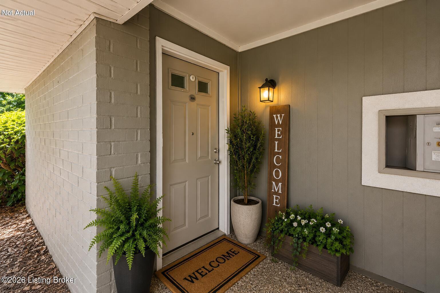 300 La Fontenay Ct Property Photo 1