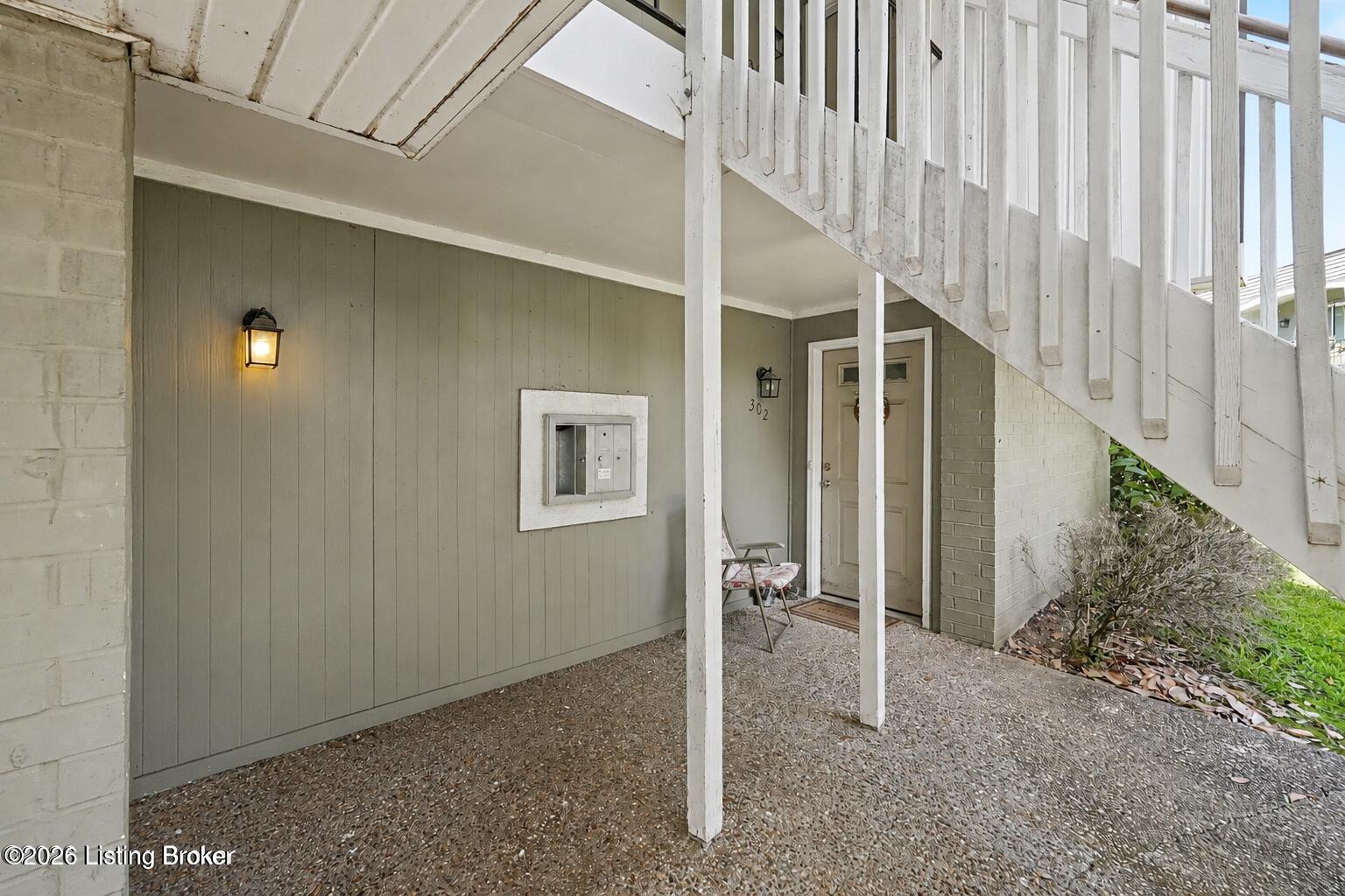 300 La Fontenay Ct Property Photo 4