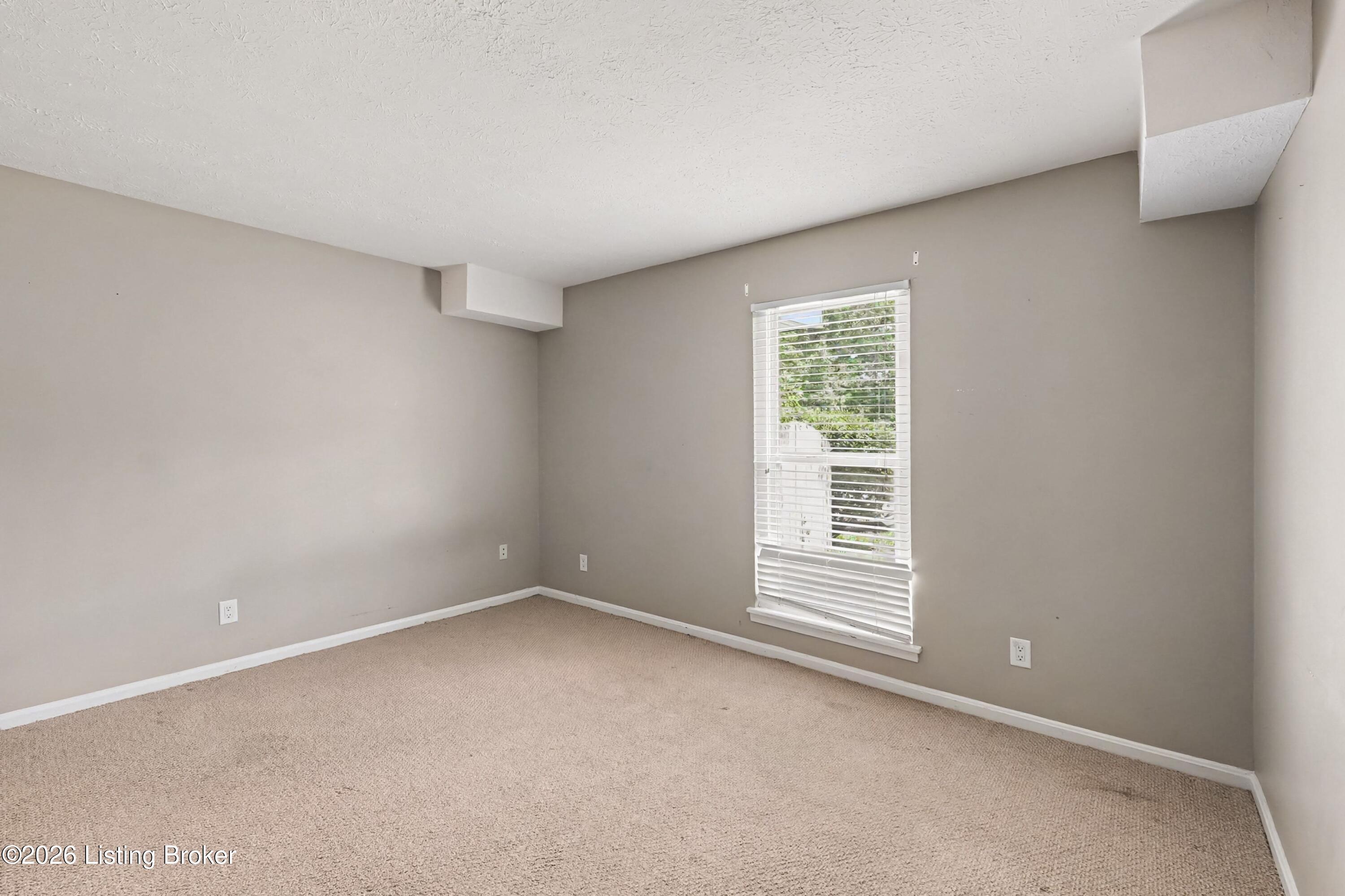 300 La Fontenay Ct Property Photo 14