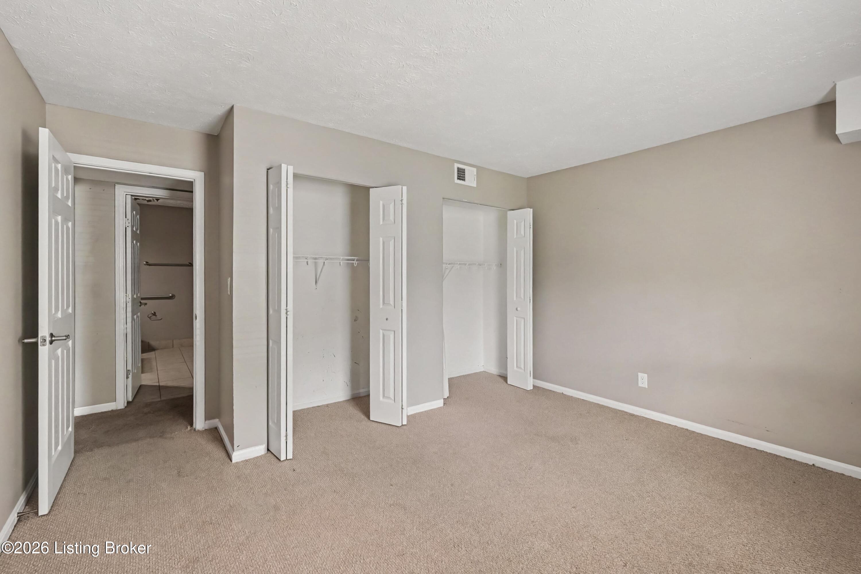 300 La Fontenay Ct Property Photo 15